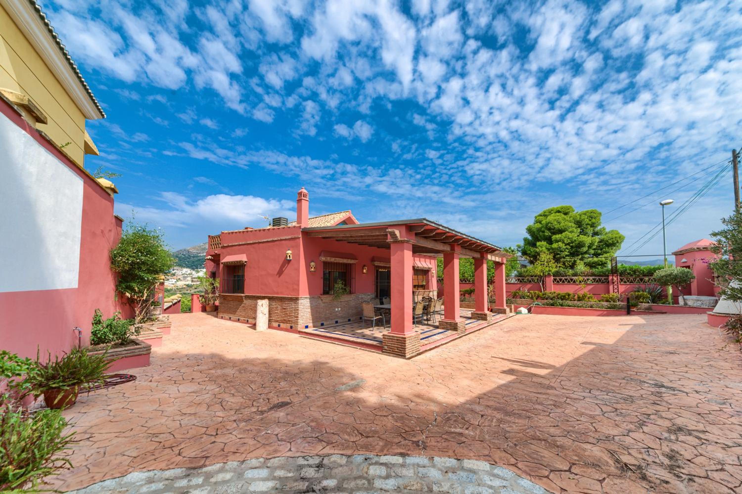 Holidays2Malaga Candado House pool & garden