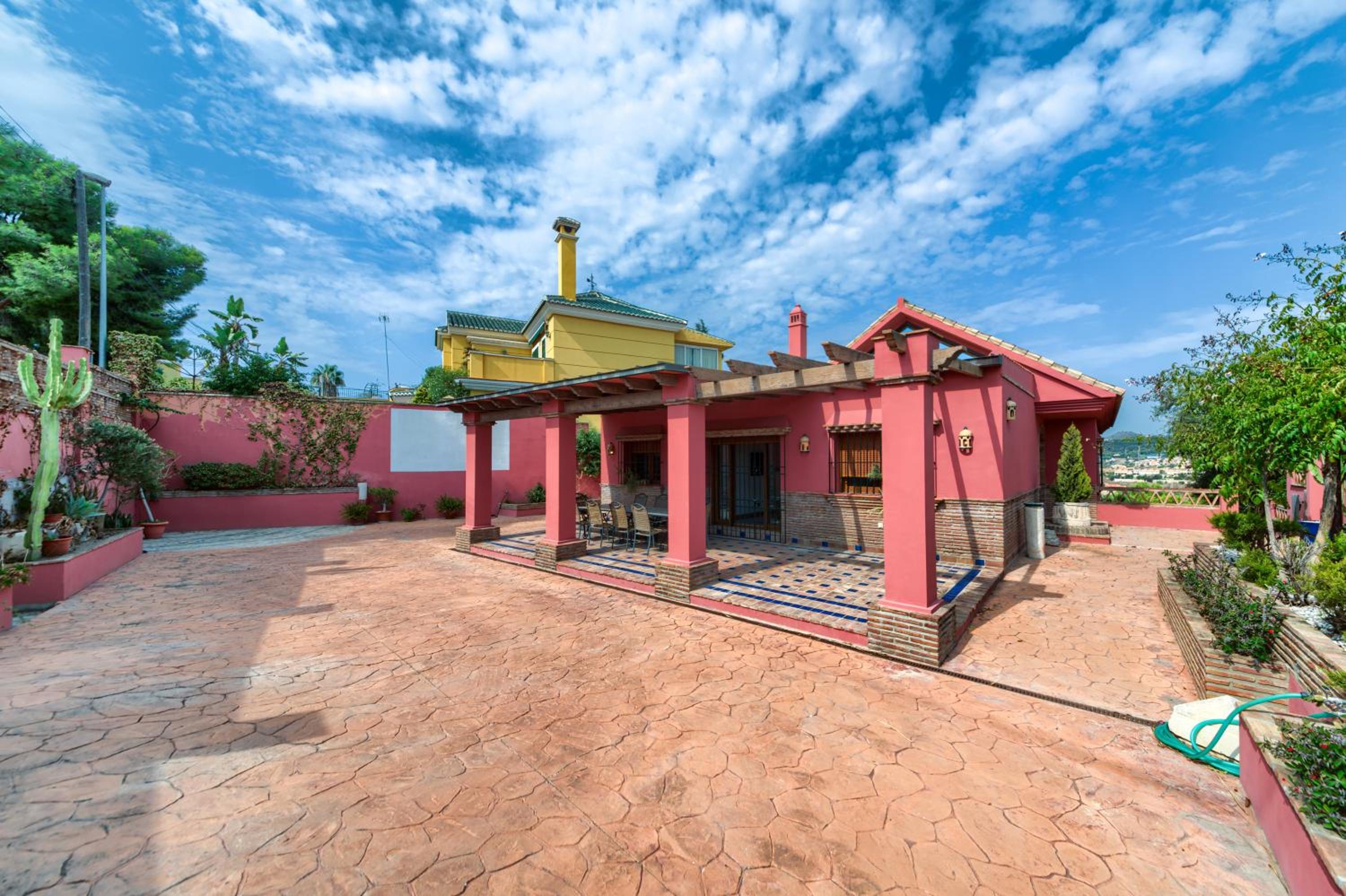 Holidays2Malaga Candado House pool & garden