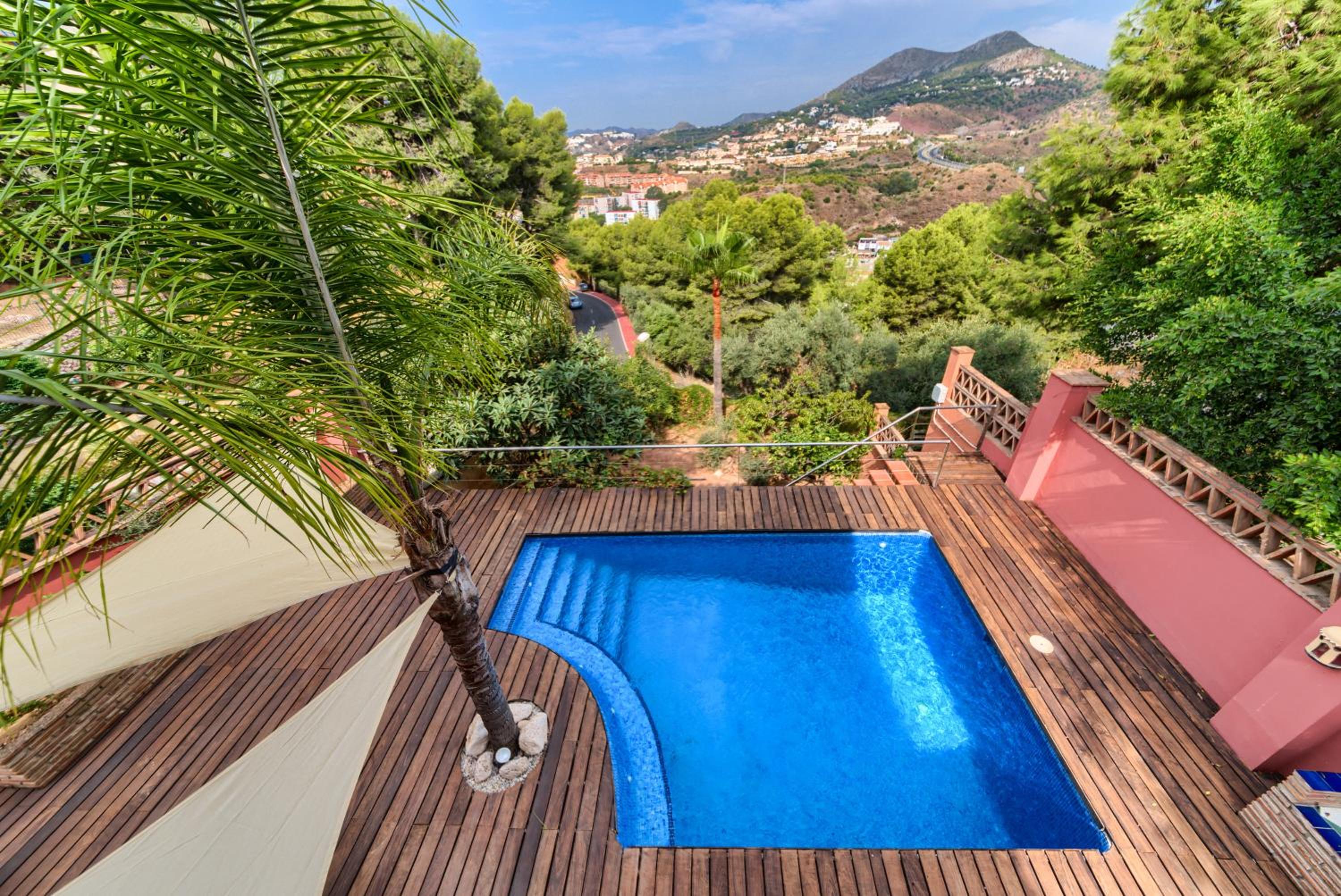 Holidays2Malaga Candado House pool & garden
