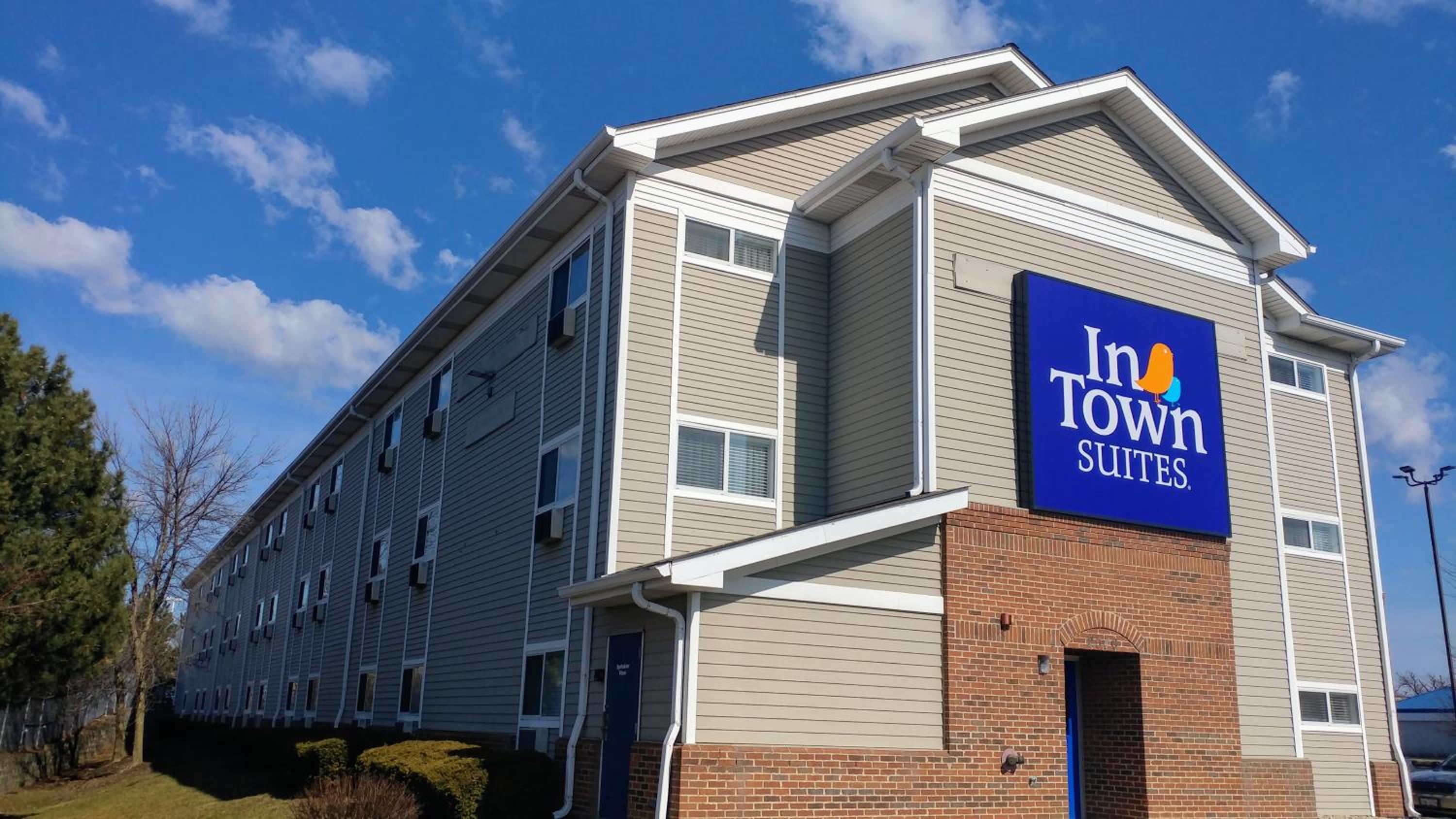 InTown Suites Extended Stay Chicago IL - Downers Grove view 2