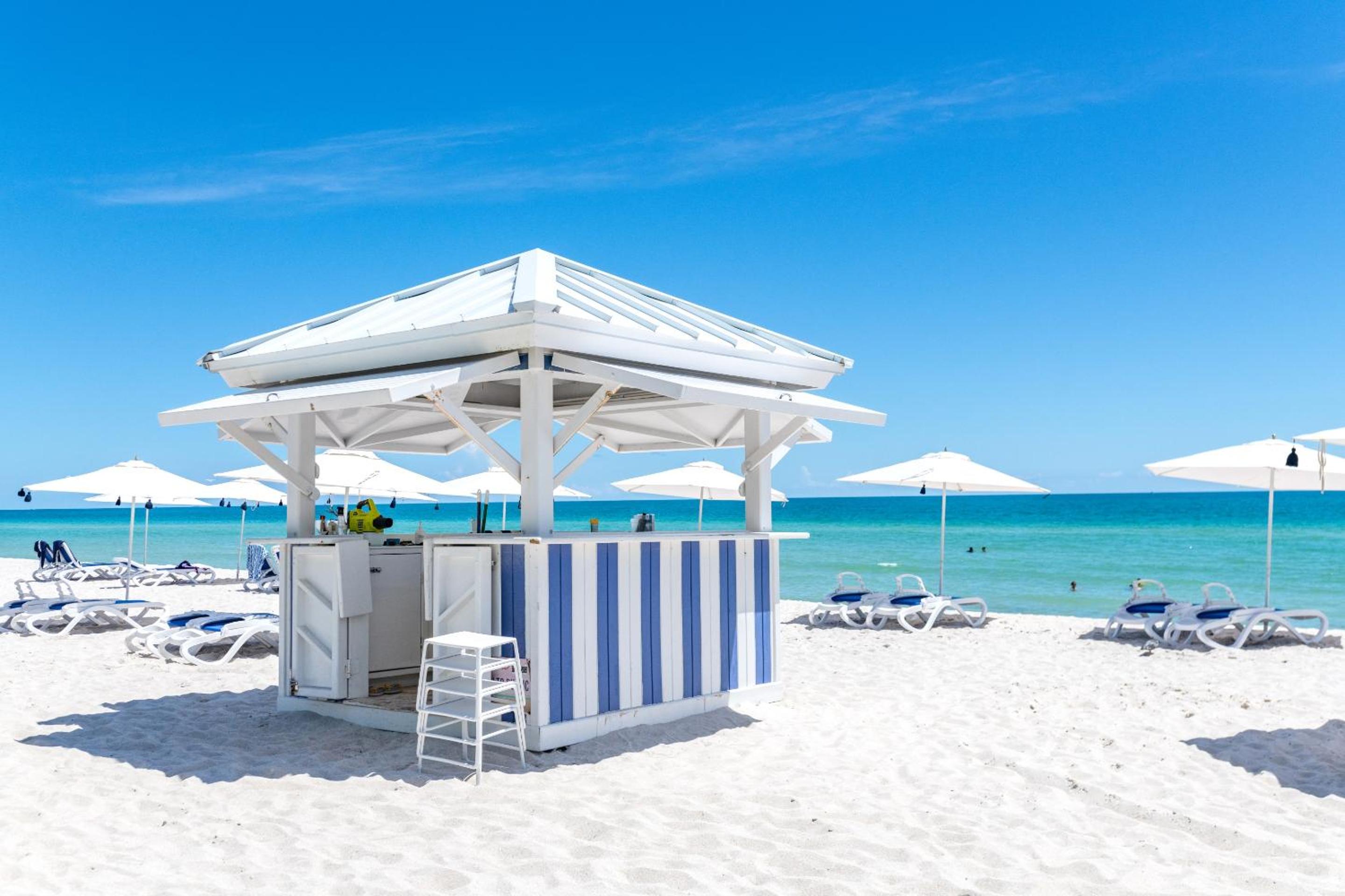 Churchill Suites Monte Carlo Miami Beach-1
