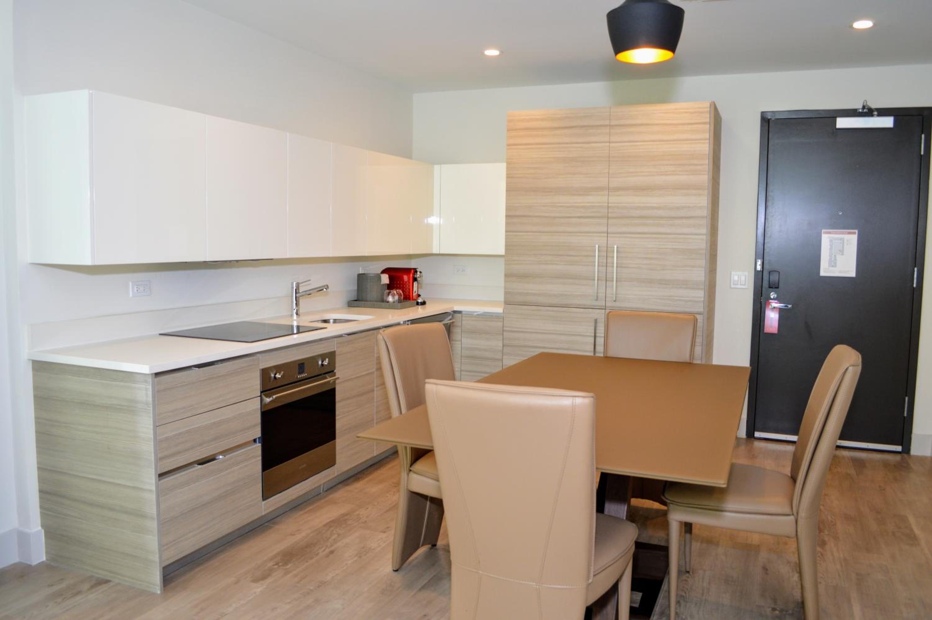 CH Luxury Condos & Studios On The Beach view 5