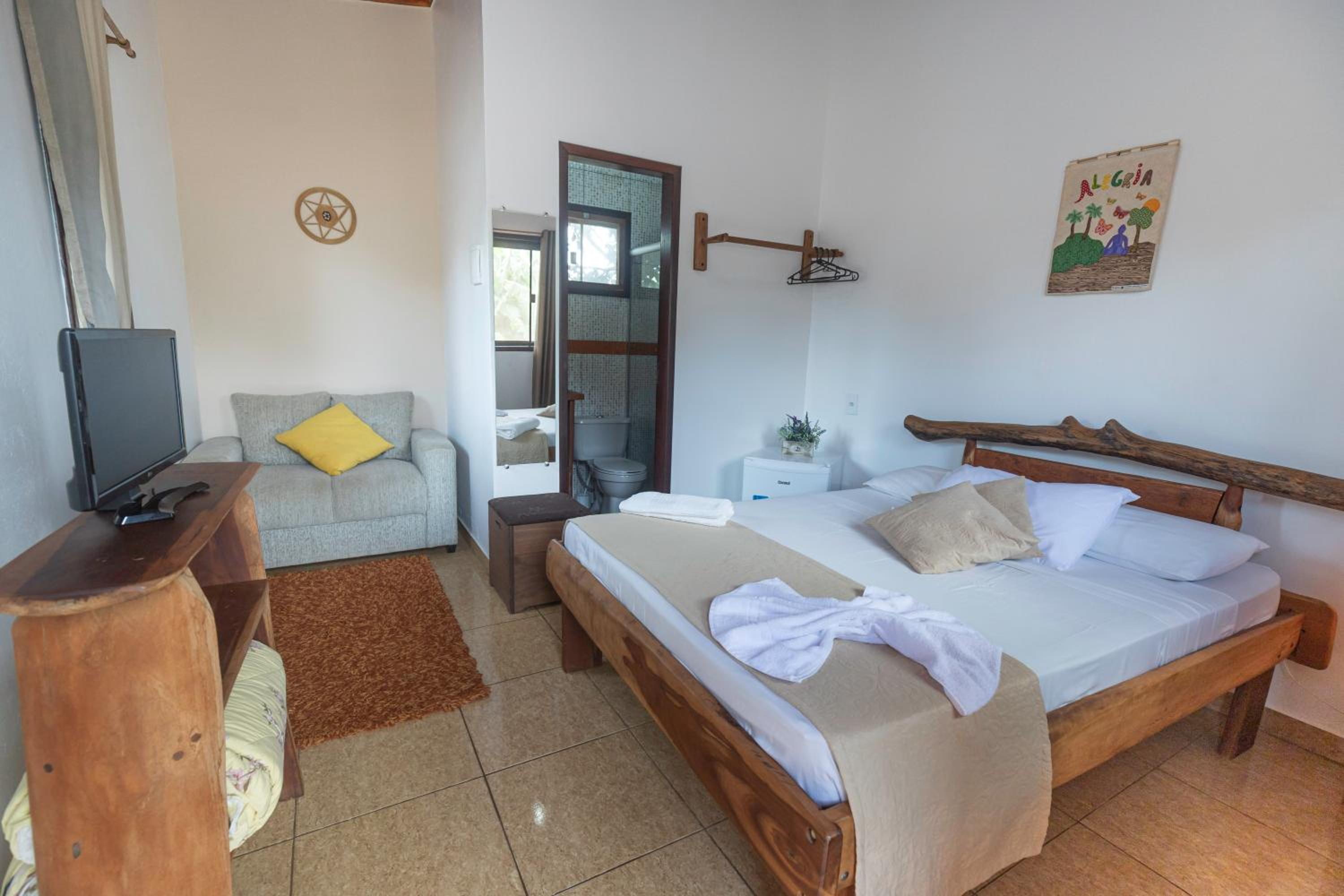 Buddy's Hostel & Pousada Alto Paraiso view 5