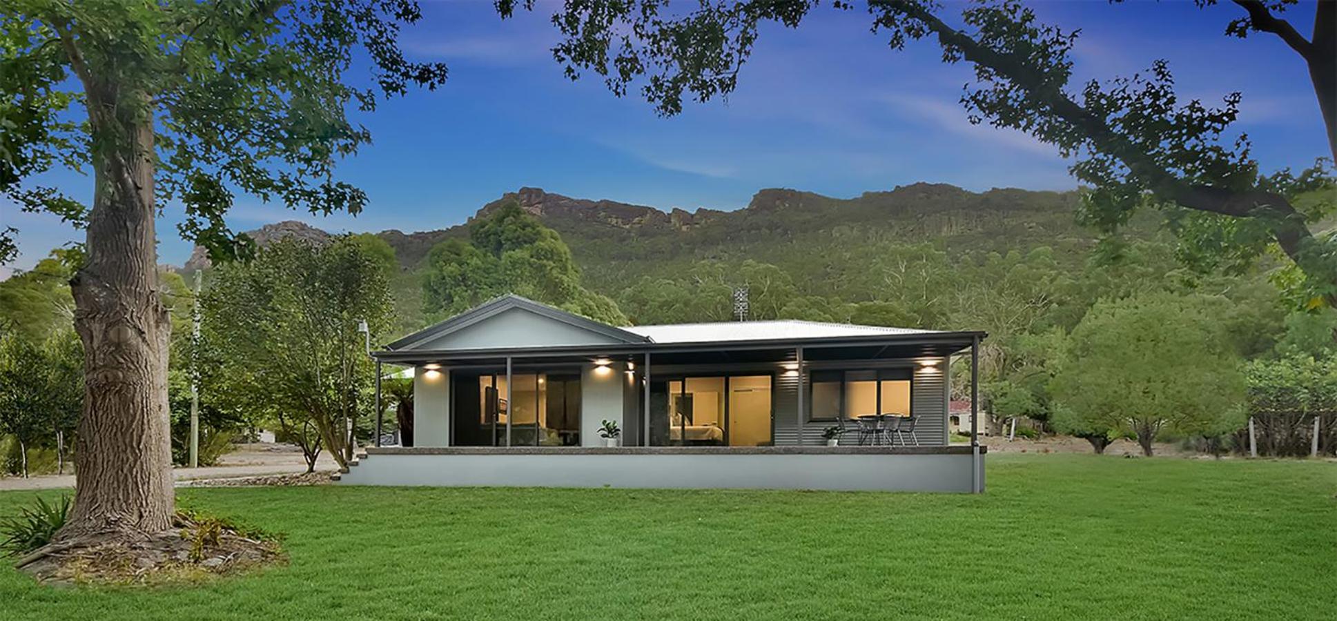 Central Views Halls Gap view 5