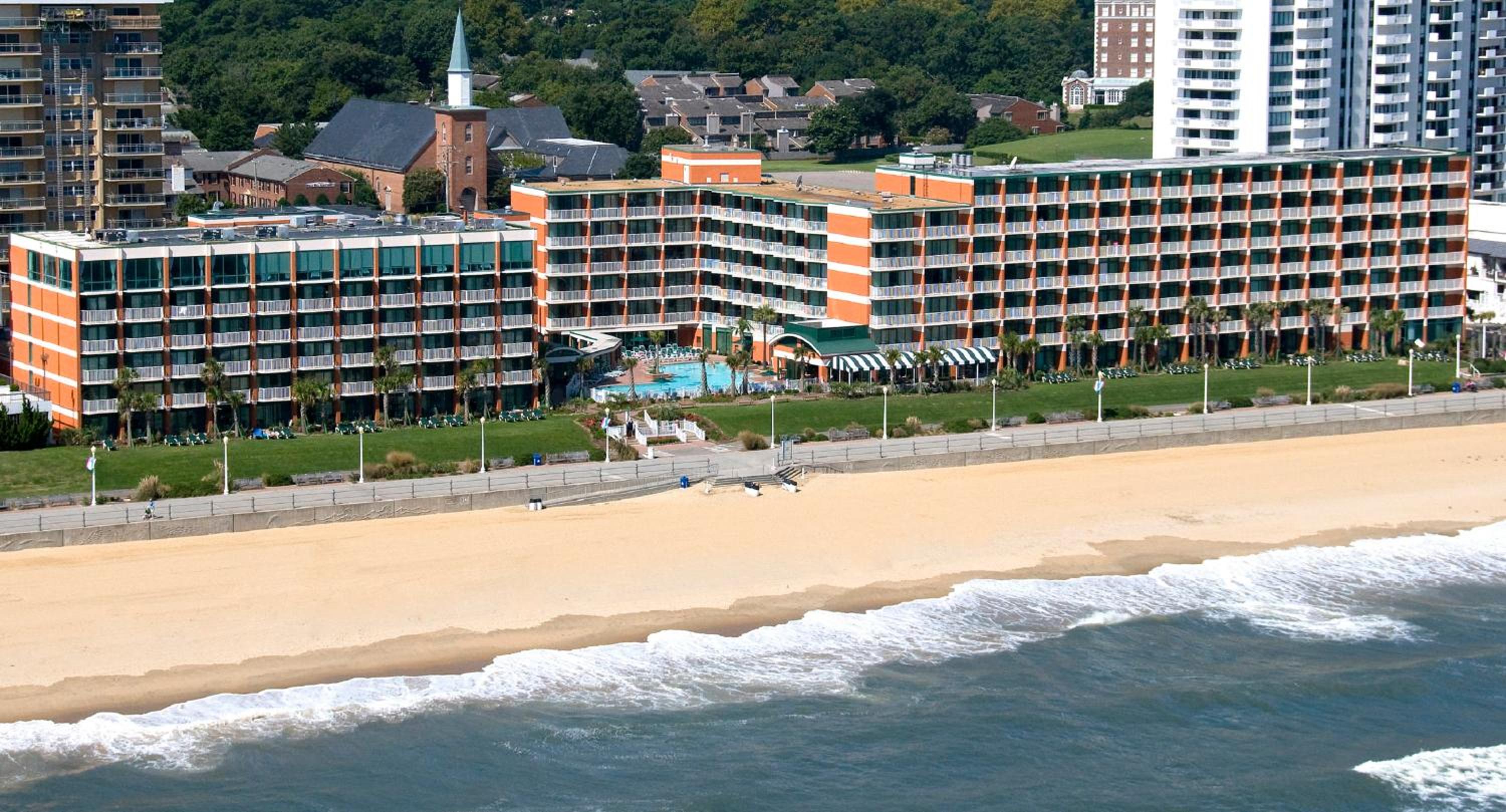 Hotel Holiday Inn & Suites Virginia Beach - North Beach, an IHG Hotel - Image 1