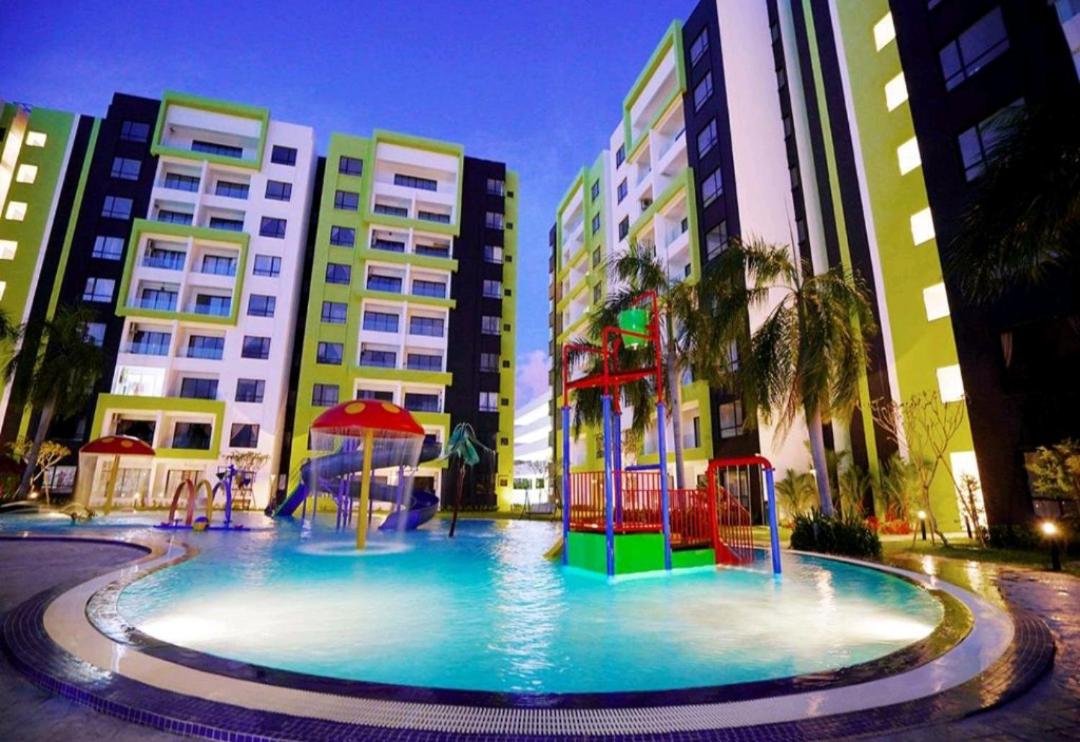 HOMESTAY COMFY CONDO with Waterpark, Pool, Playground & Gym photo 1
