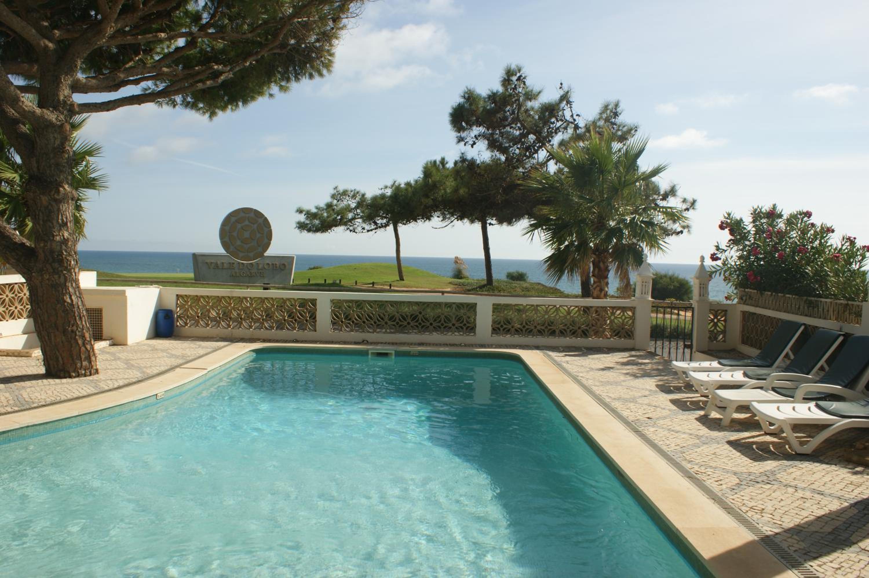 Villa Da Colina - front line villa over looking the beach and golf course in Vale Do Lobo