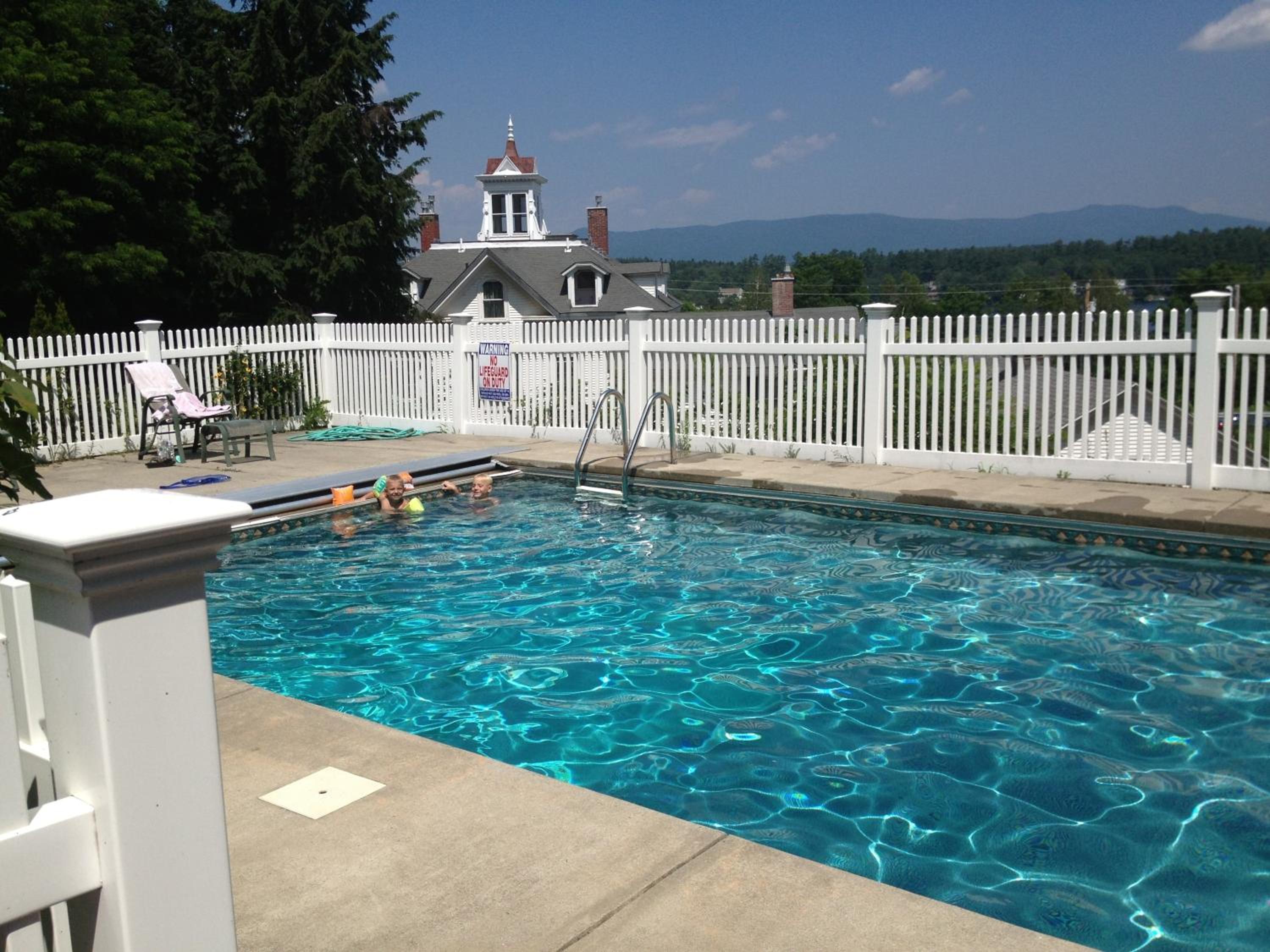 Center Harbor Sutton House B & B