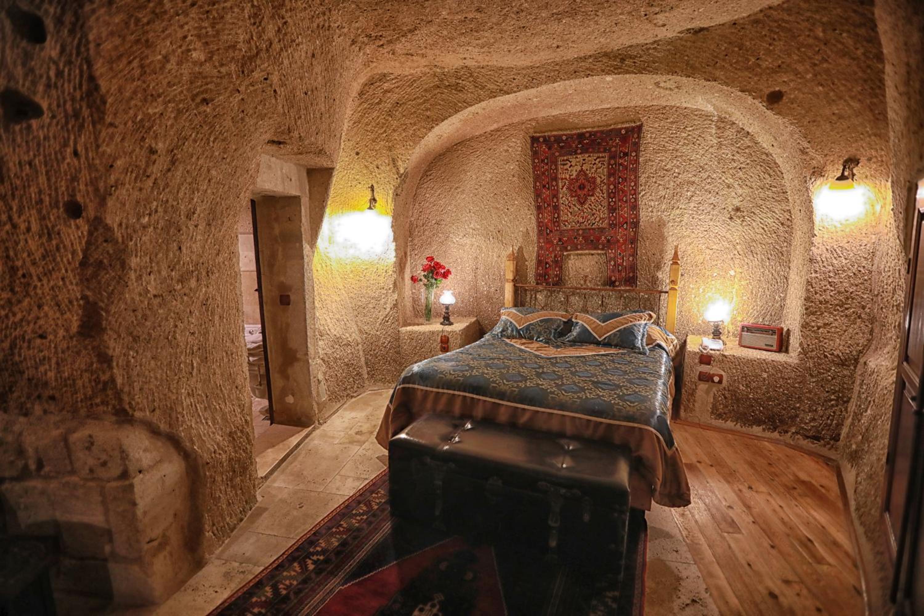 Traveller's Cave Hotel - Image 19