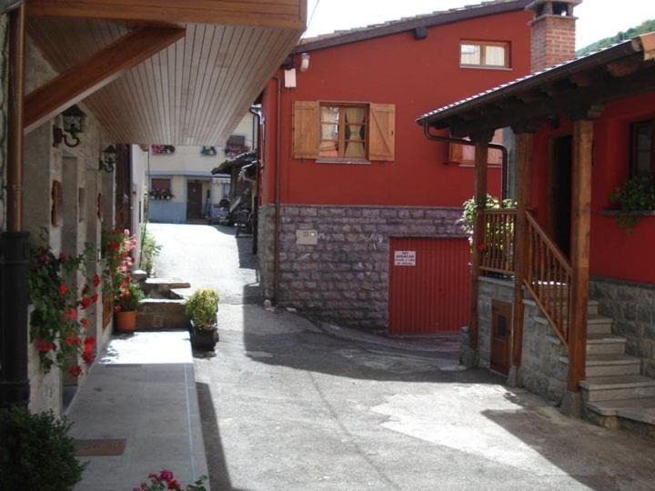 Apartamentos Rurales Les Martes view 3