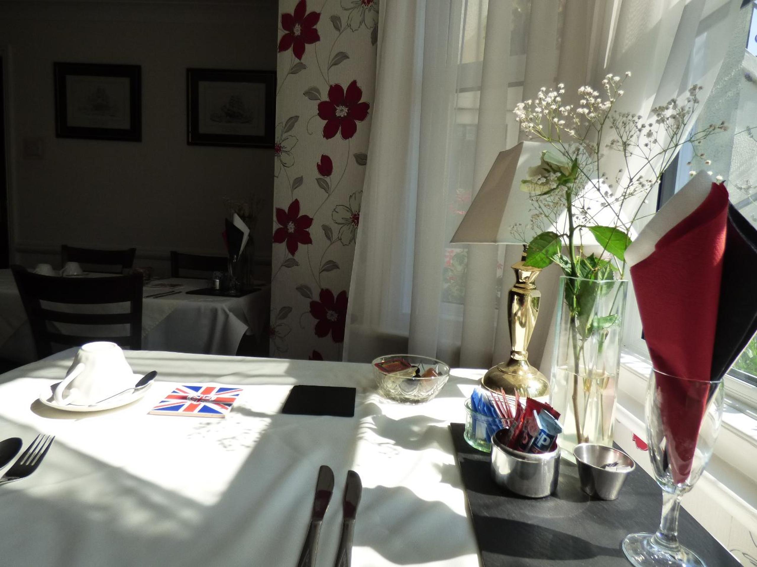 Maison Dieu Guest House