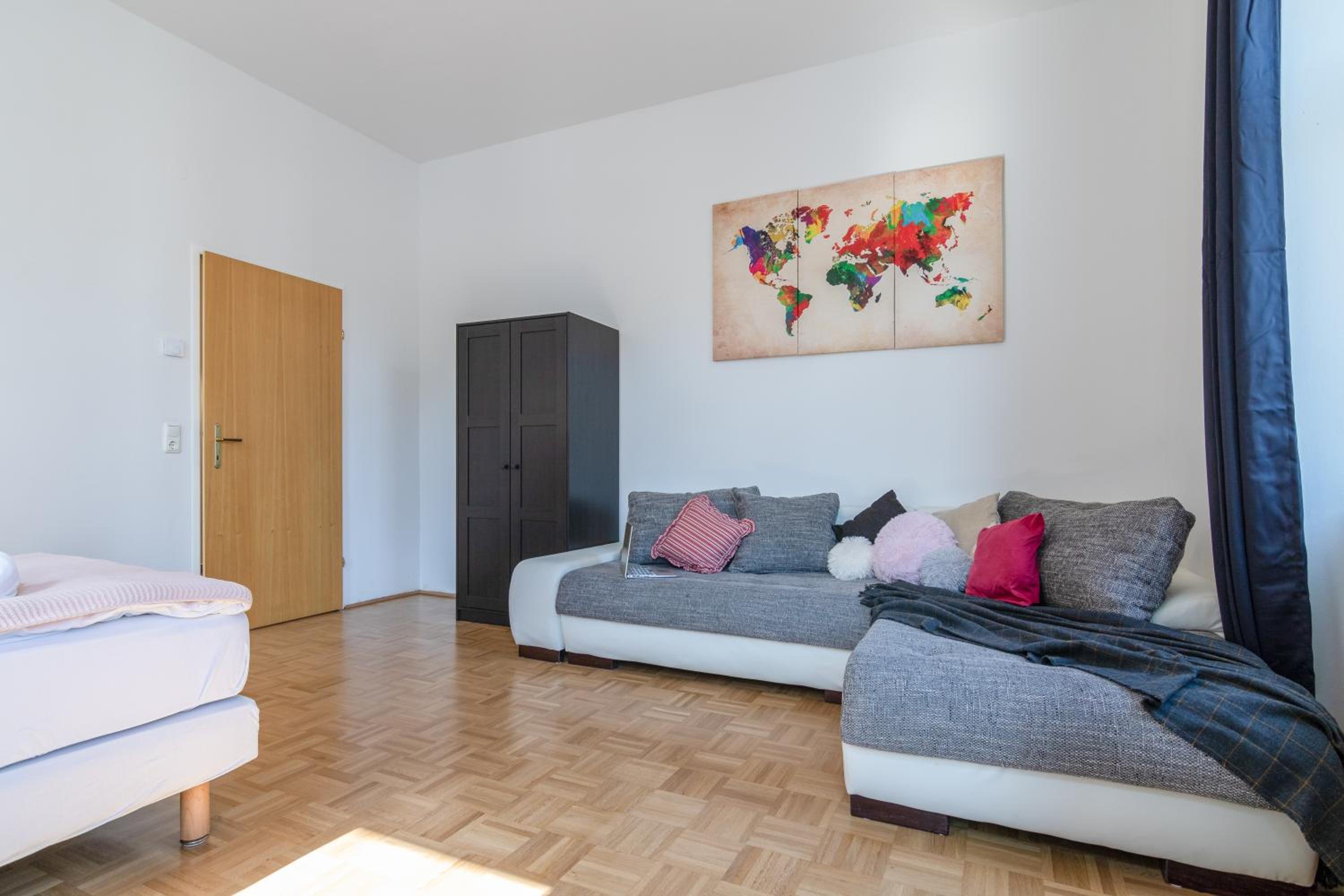 Yeshello Elegant Apartment near Central Vienna