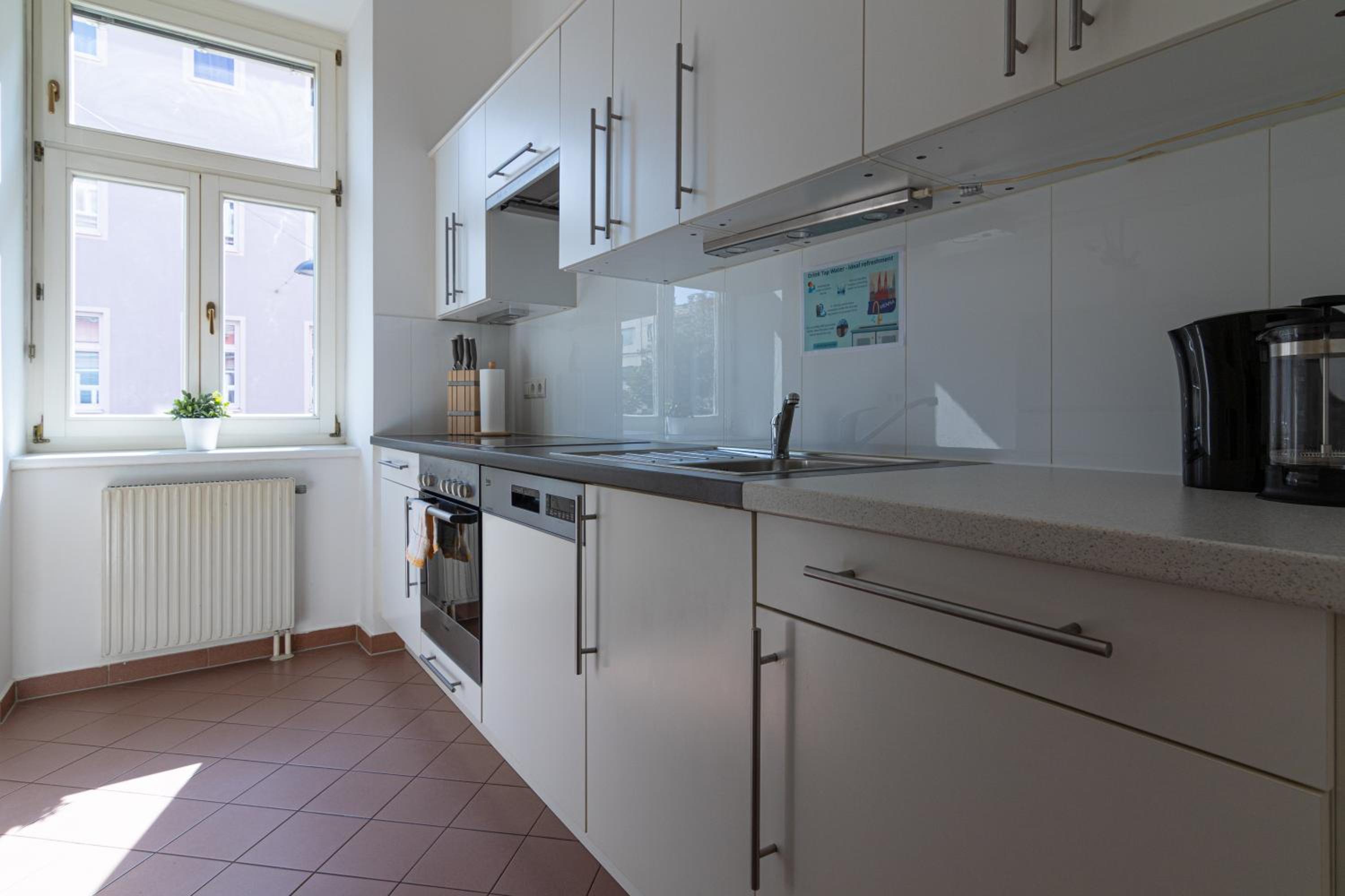 Yeshello Elegant Apartment near Central Vienna