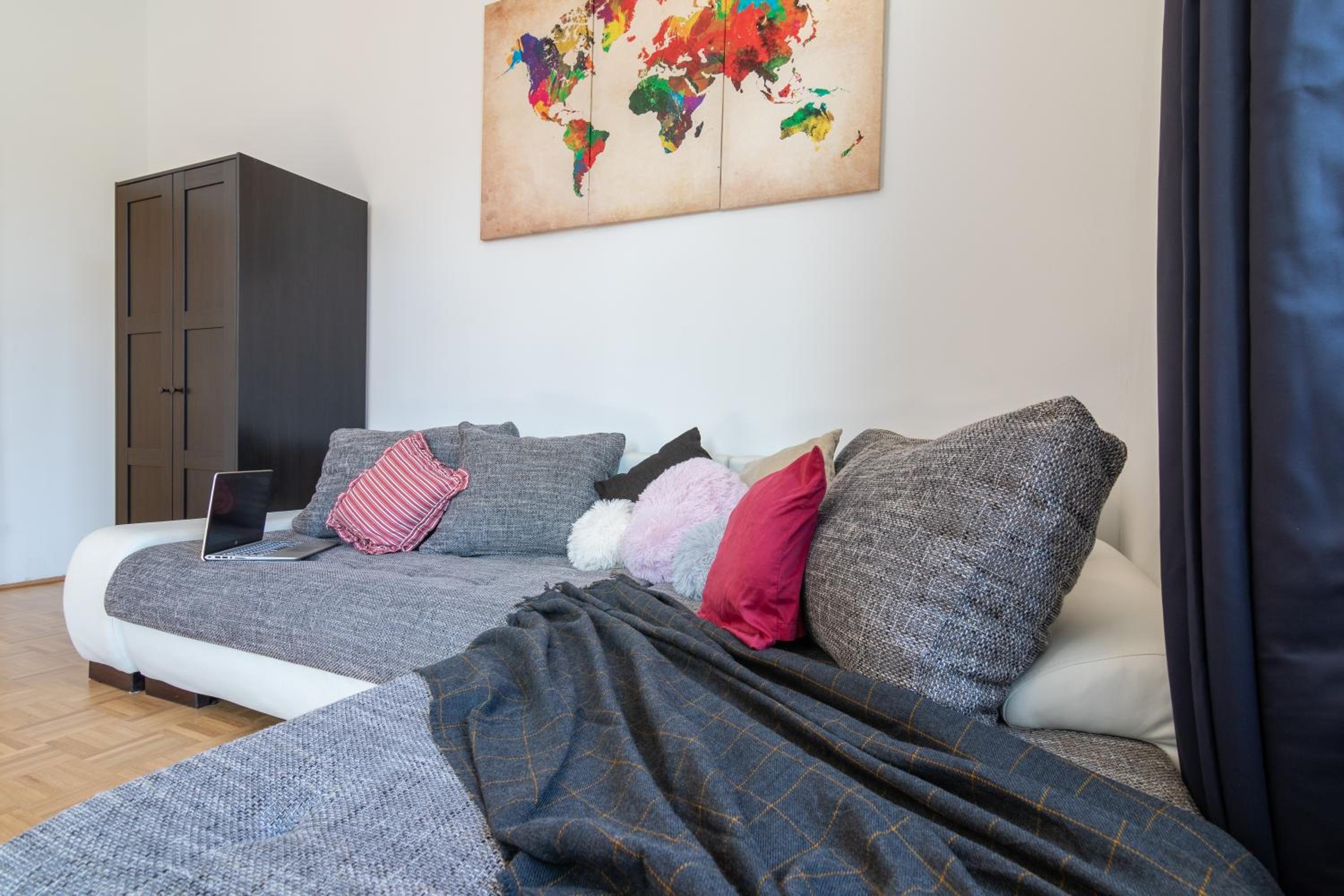 Yeshello Elegant Apartment near Central Vienna