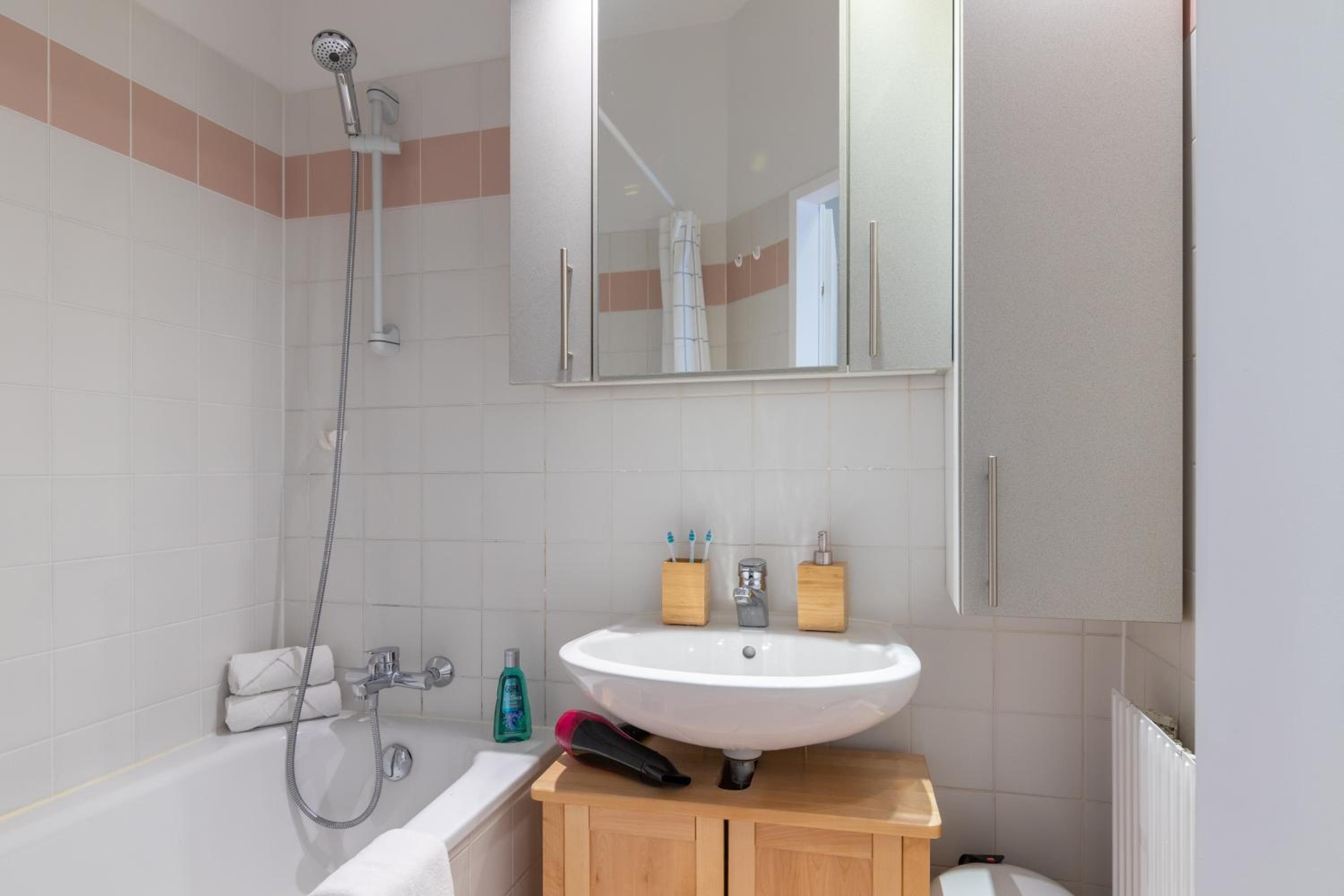 Yeshello Elegant Apartment near Central Vienna