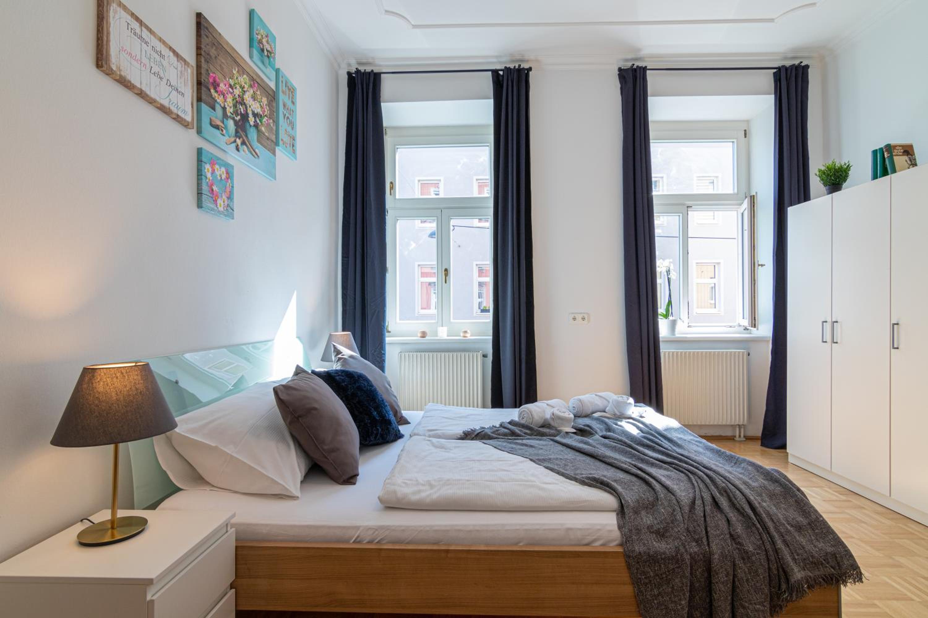 Yeshello Elegant Apartment near Central Vienna