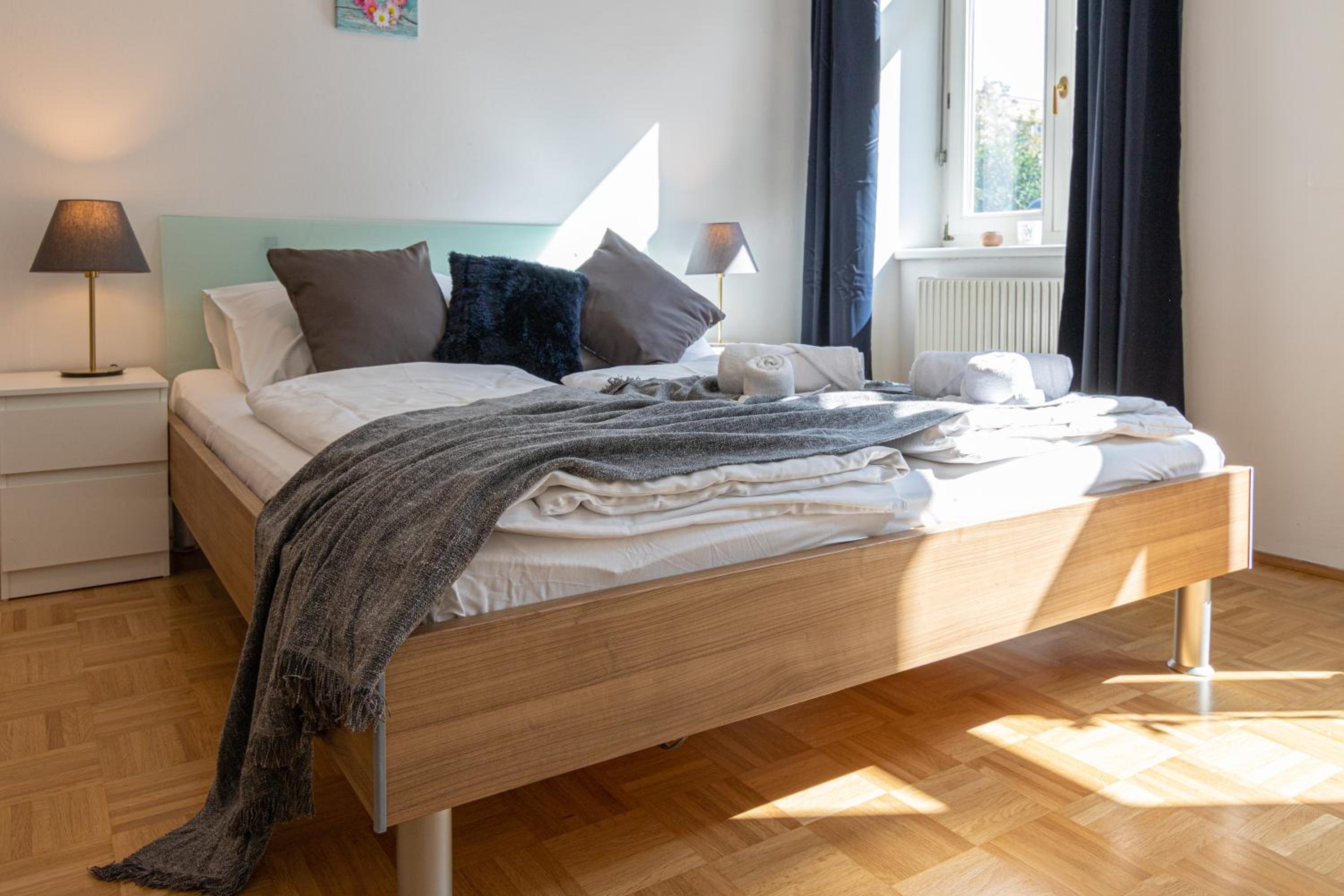 Yeshello Elegant Apartment near Central Vienna