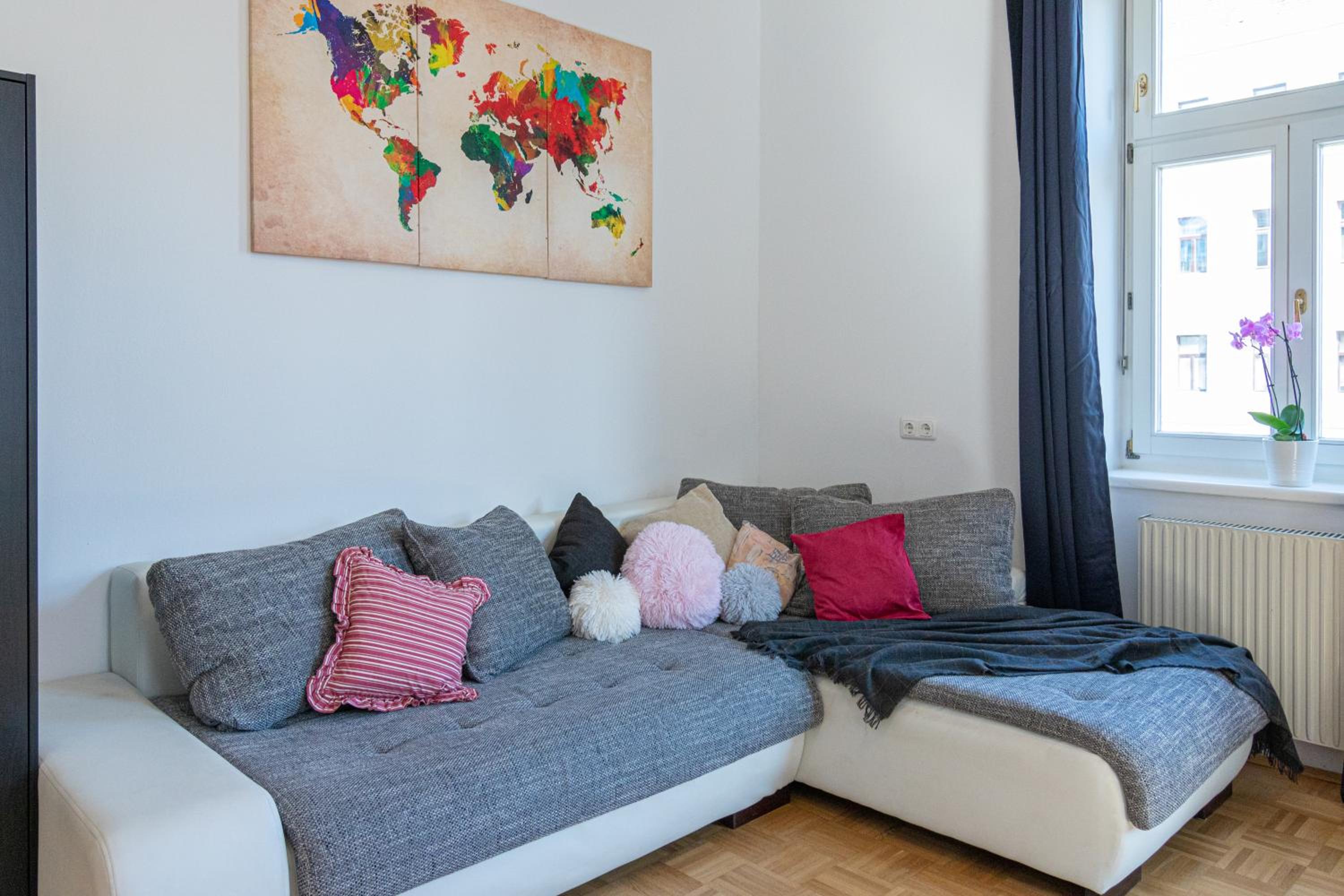 Yeshello Elegant Apartment near Central Vienna