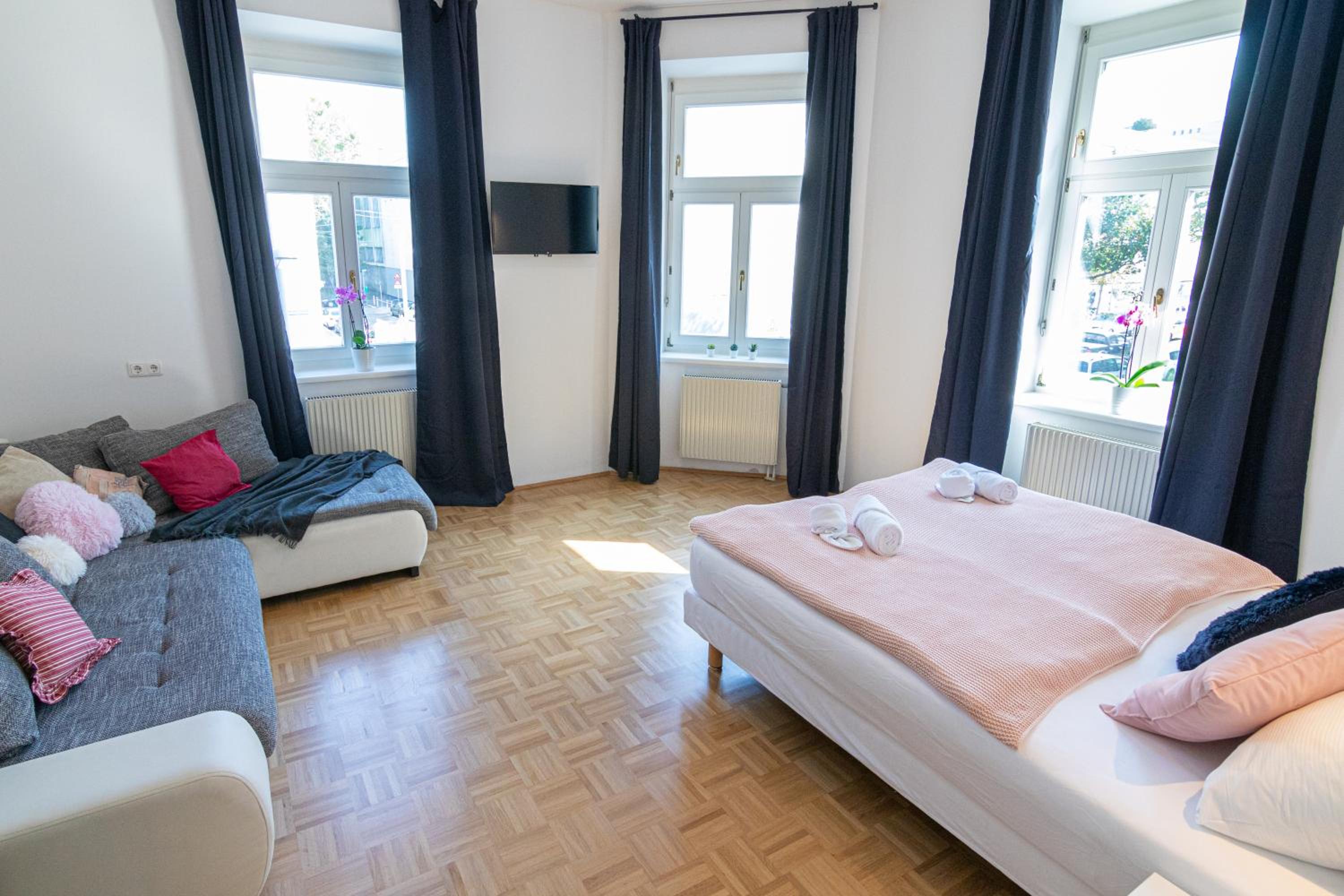 Yeshello Elegant Apartment near Central Vienna