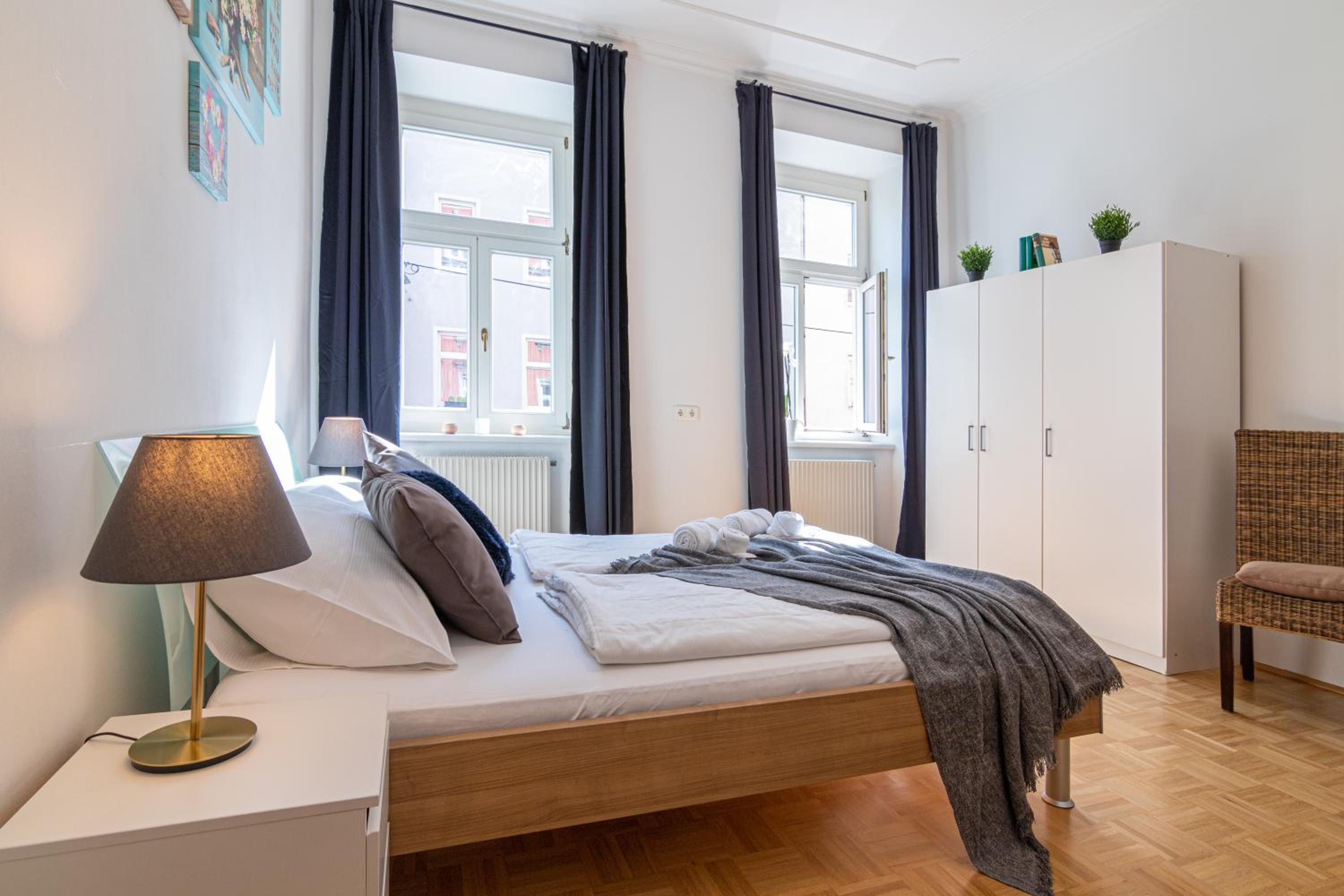 Yeshello Elegant Apartment near Central Vienna