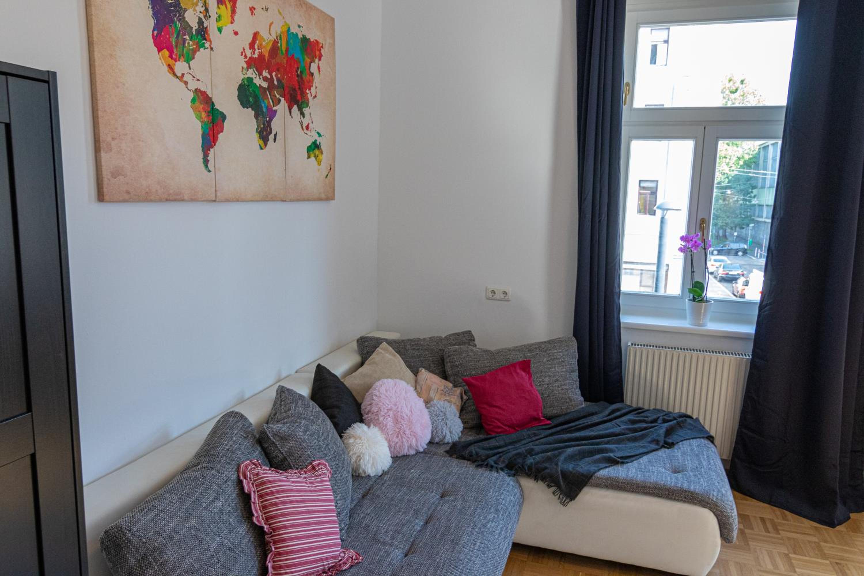 Yeshello Elegant Apartment near Central Vienna