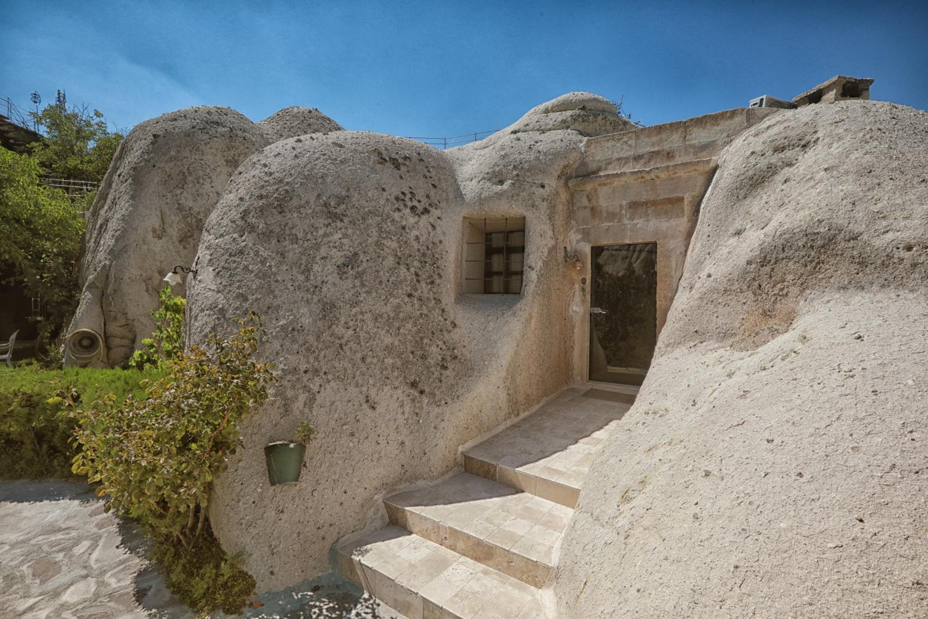 Traveller's Cave Hotel - Image 143