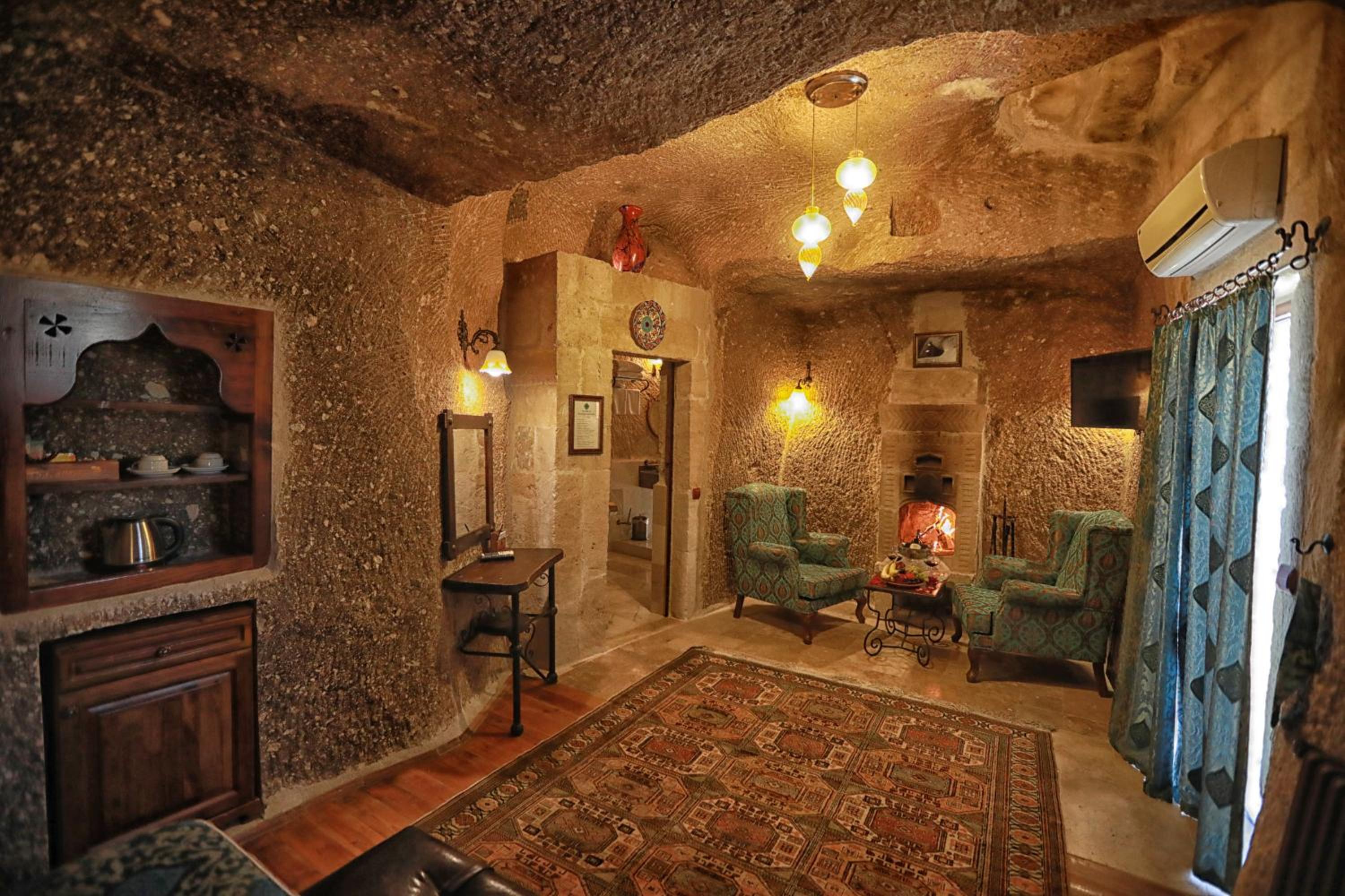 Traveller's Cave Hotel - Image 145