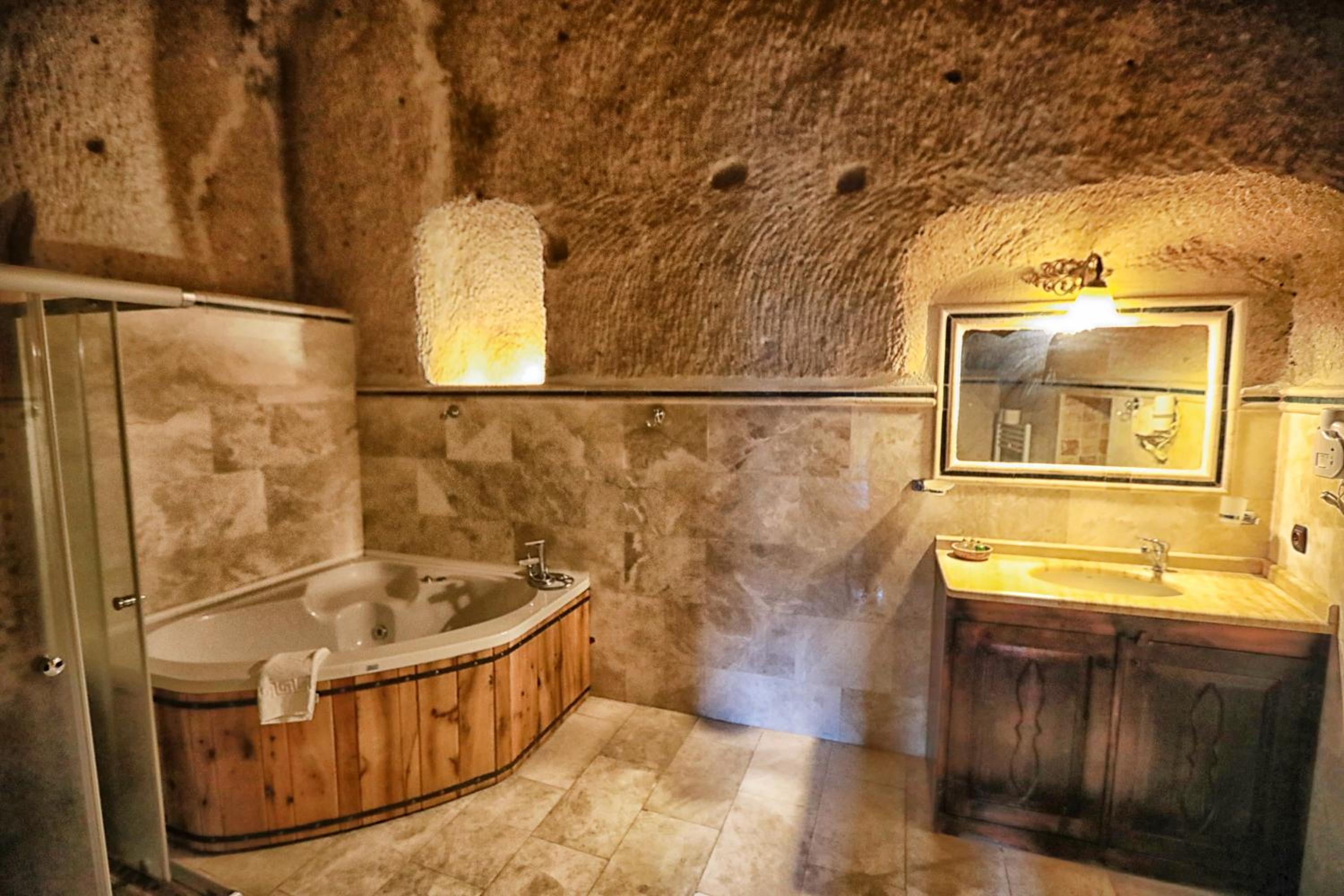 Traveller's Cave Hotel - Image 123