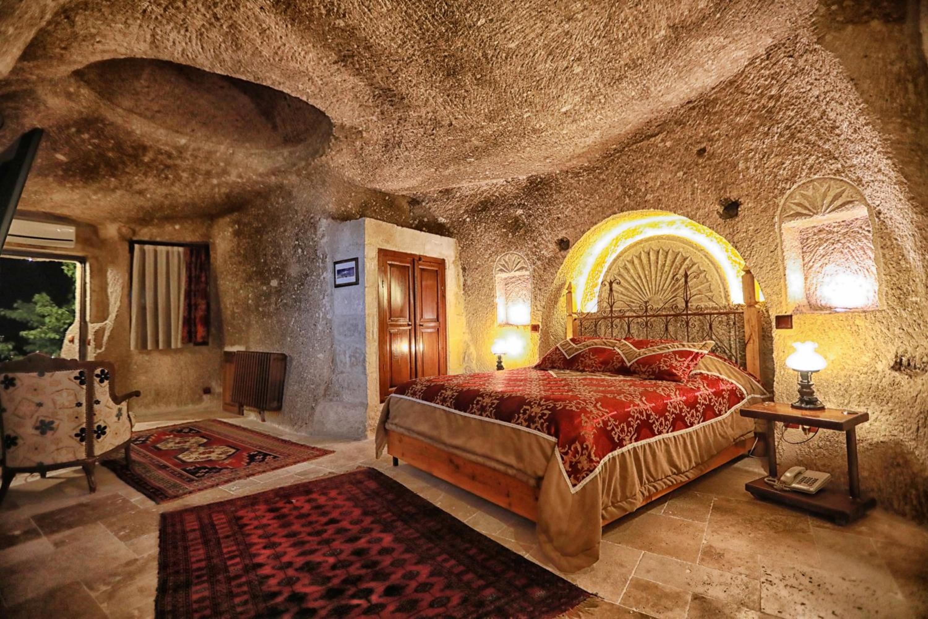 Traveller's Cave Hotel - Image 36