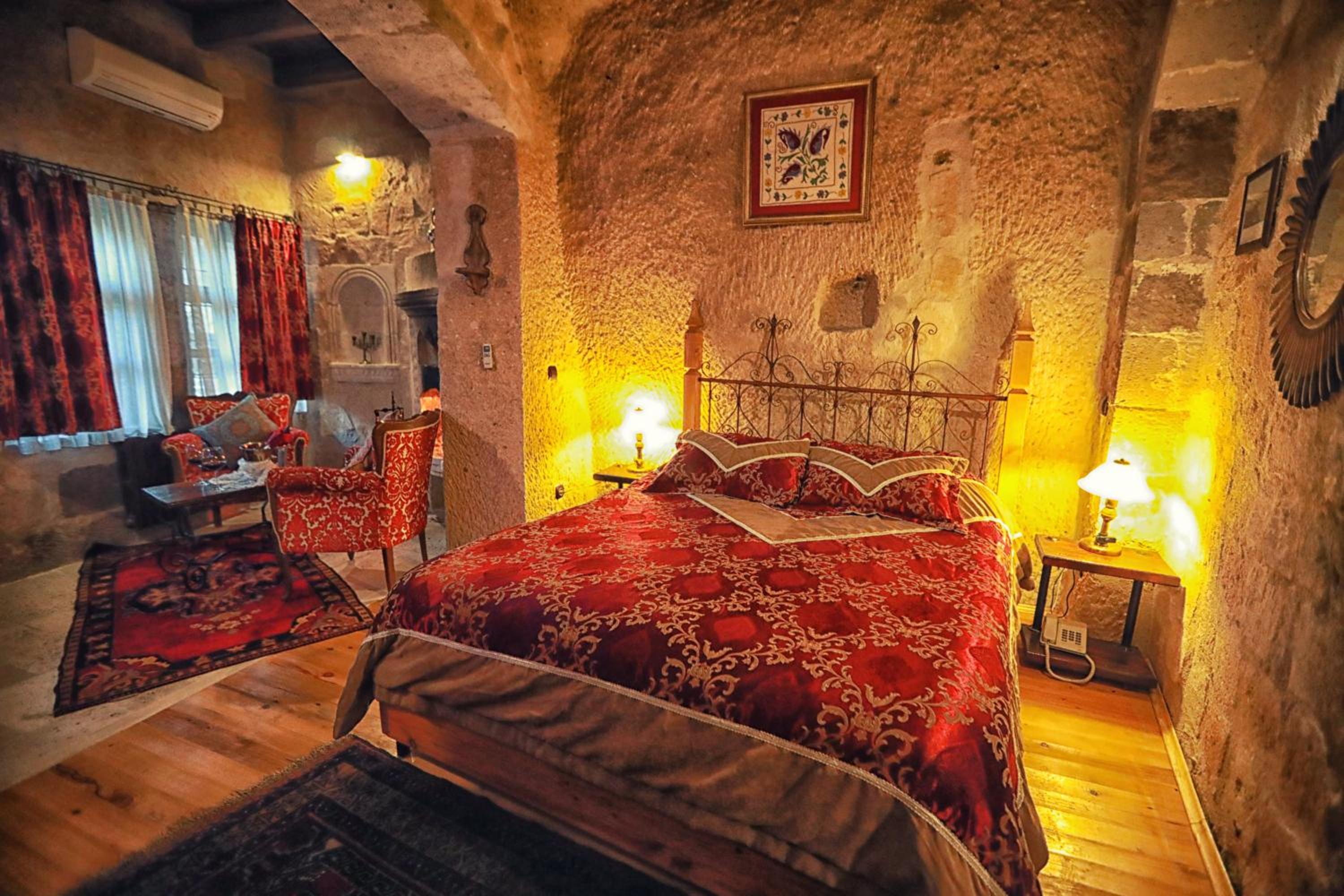 Traveller's Cave Hotel - Image 104