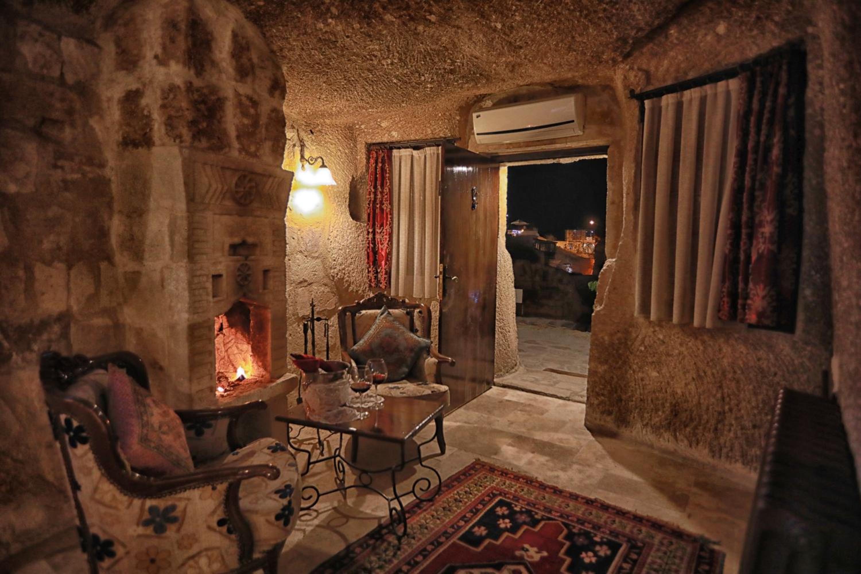 Traveller's Cave Hotel - Image 85