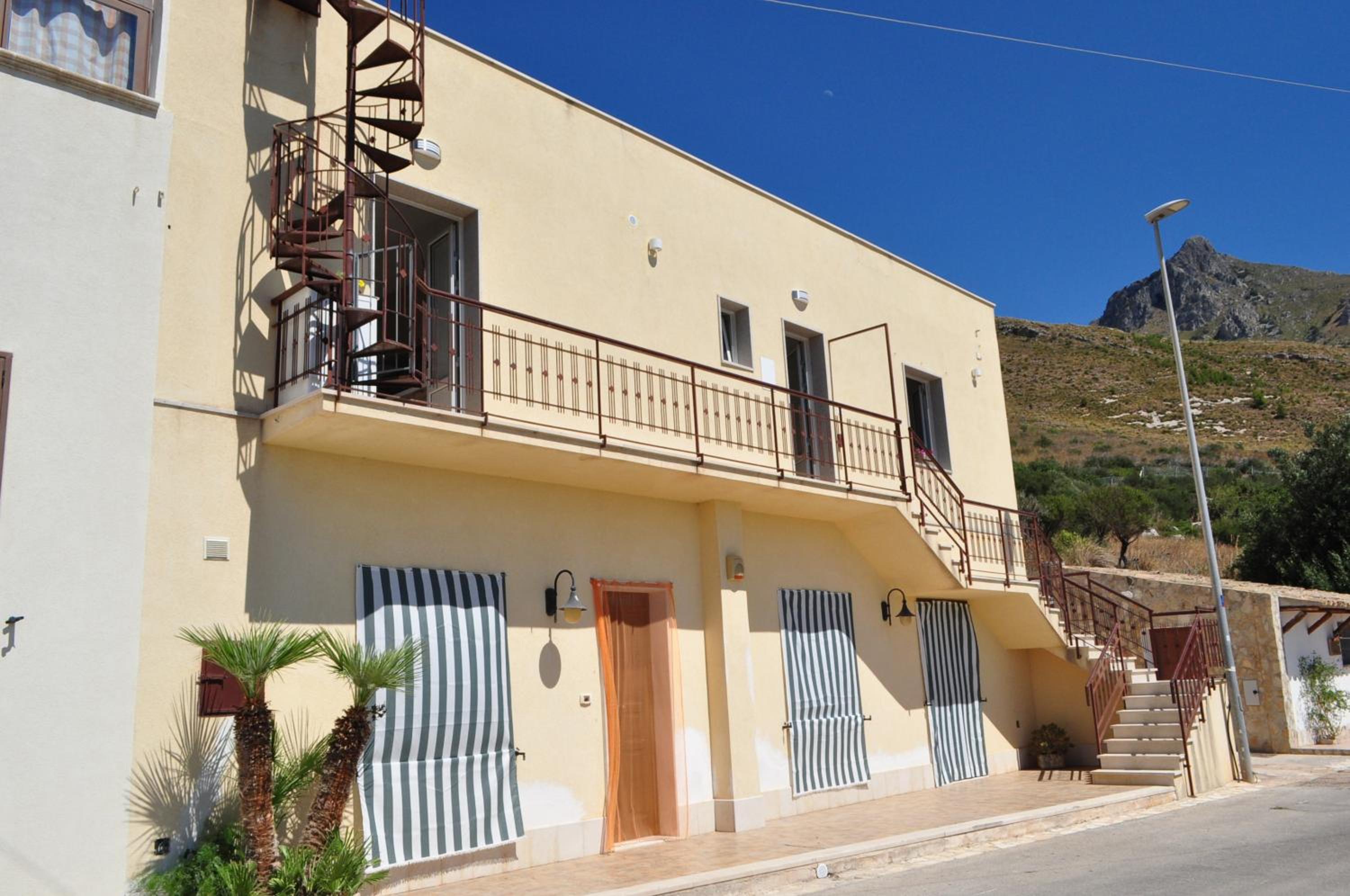Casa Vacanze Monte Cofano view 2