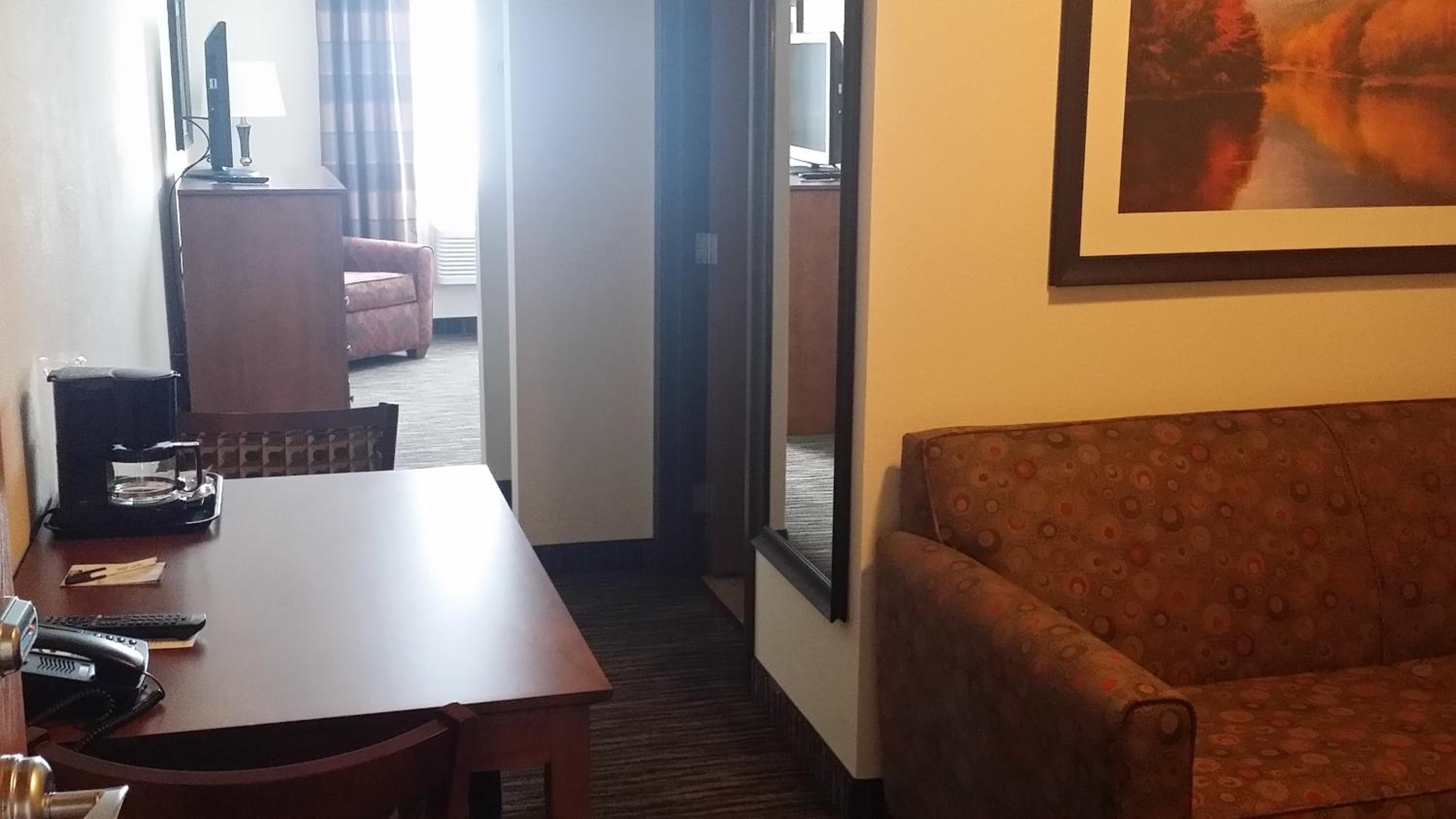 American Inn & Suites