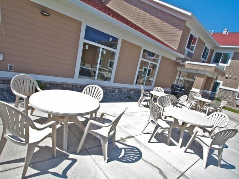 American Inn  Suites - Property Image 3