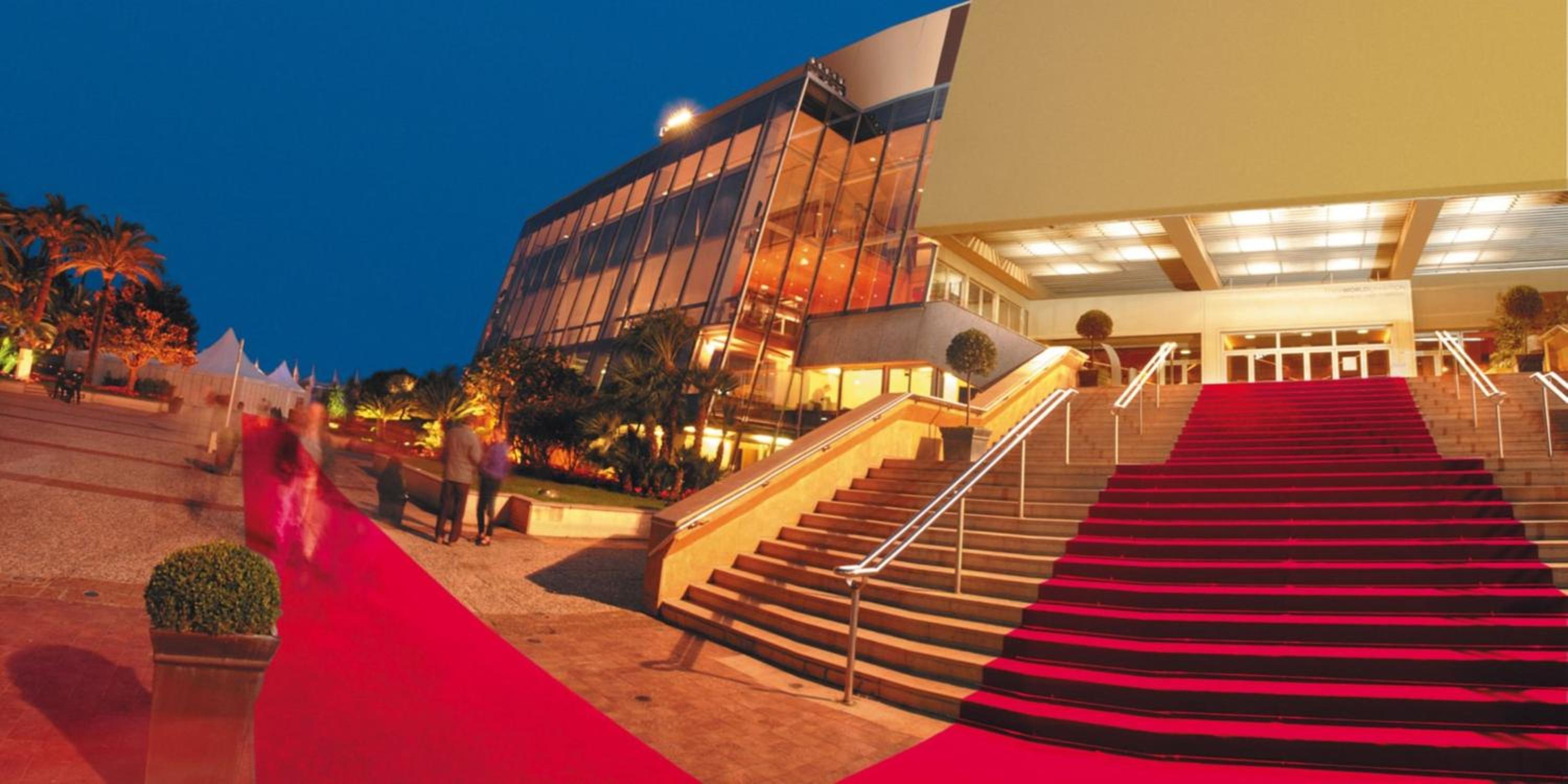 Hotel America - Image 1