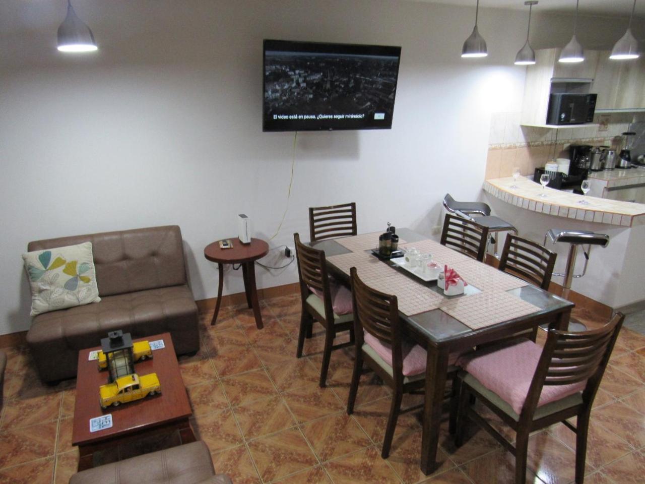 Del Valle House