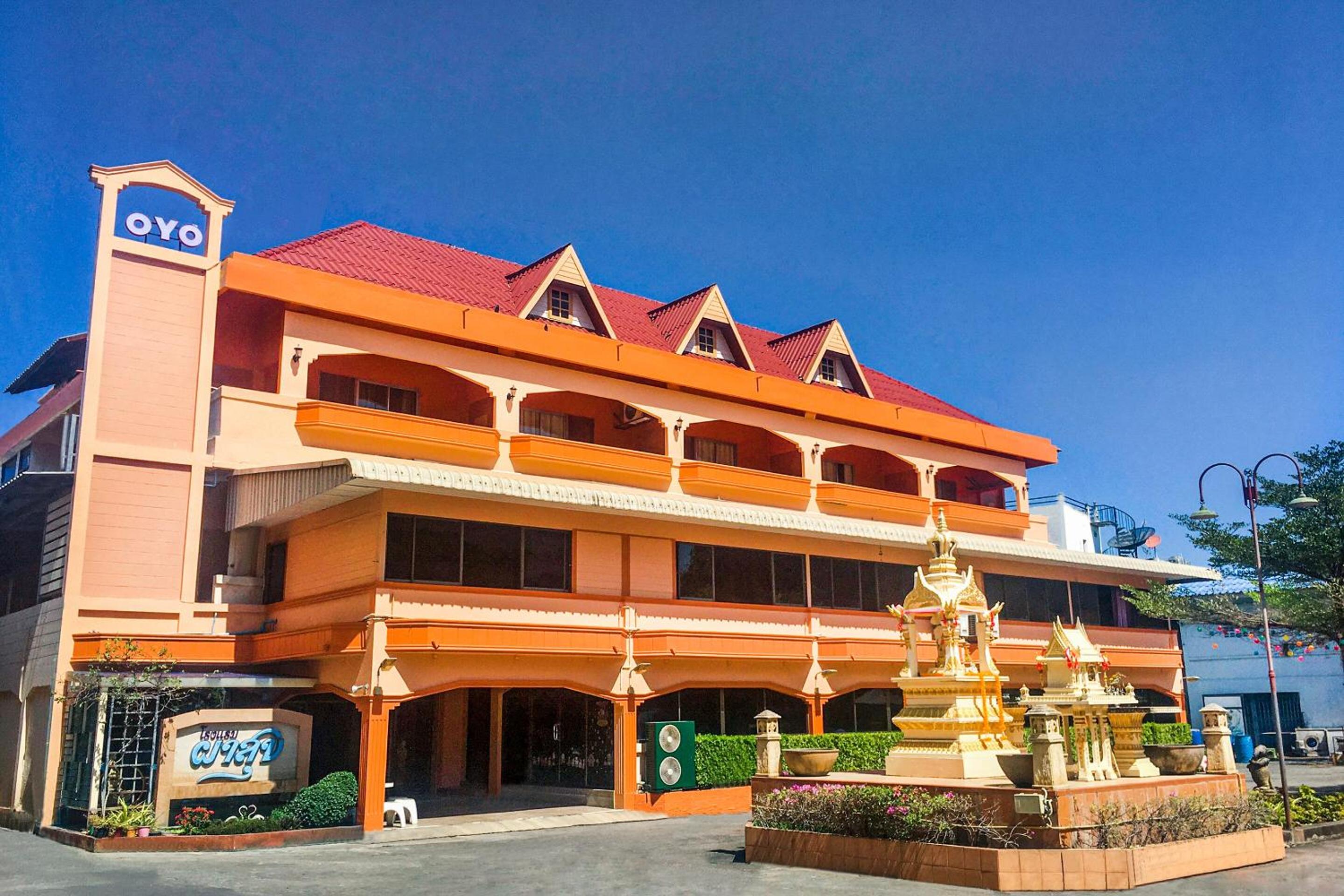 Pran Buri Vacations - OYO 534 Phasuk Hotel - Property Image 1