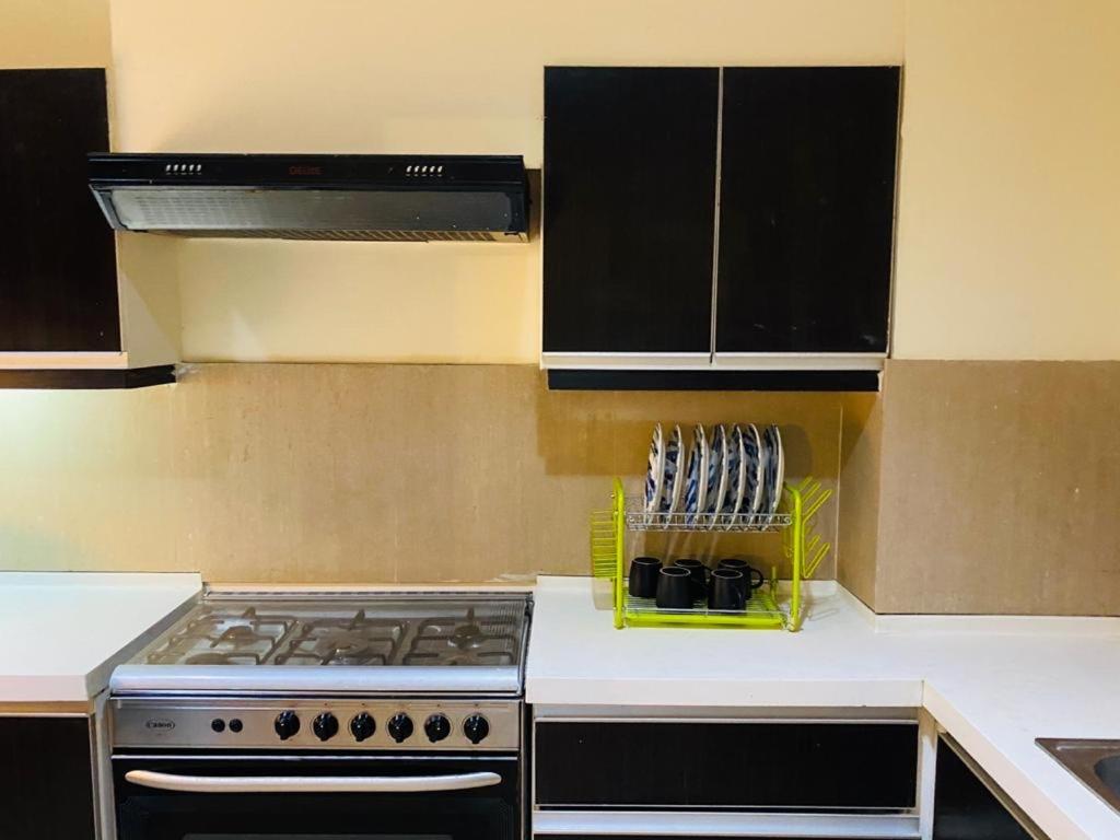 Royal Service Apartments Gulberg