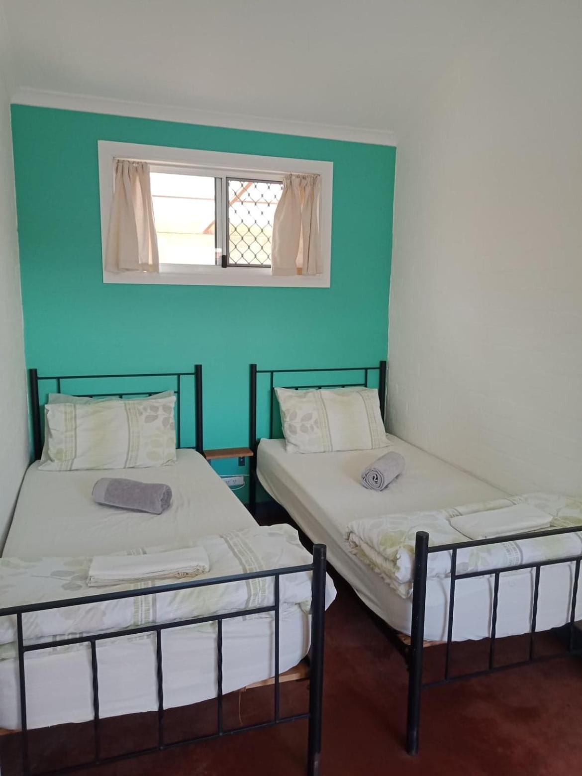 Ozzie Pozzie Backpackers