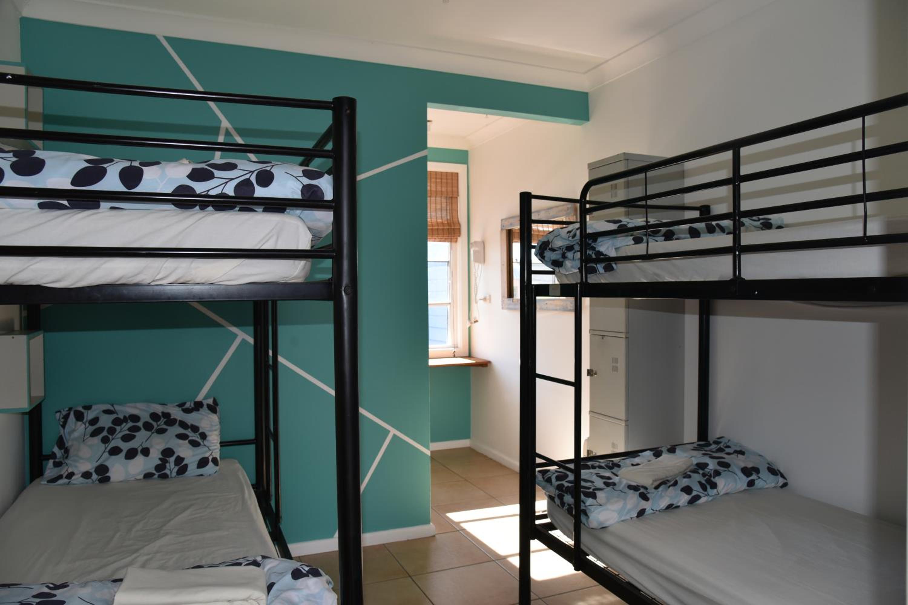 Ozzie Pozzie Backpackers