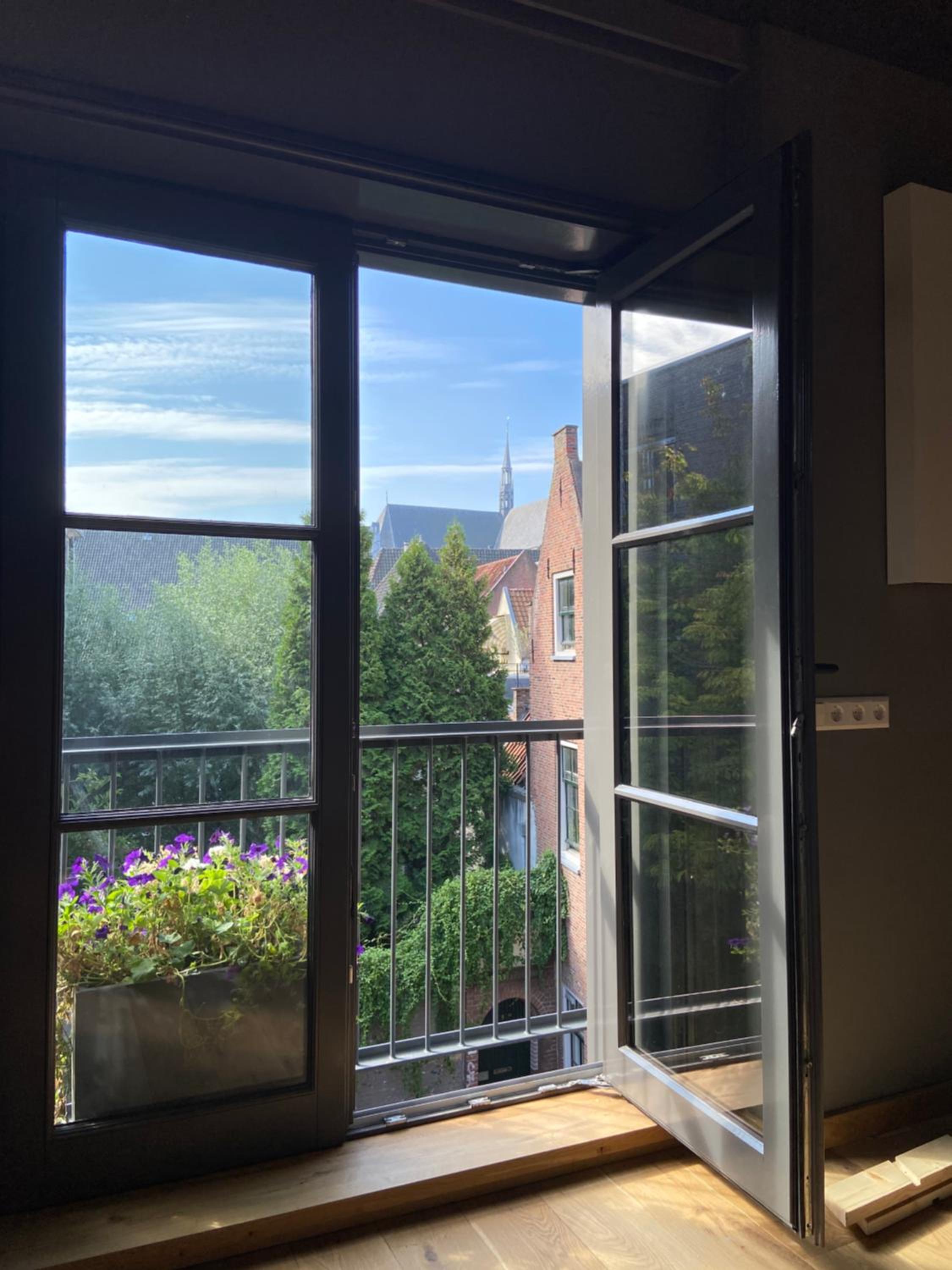 Pakasa en Leiden