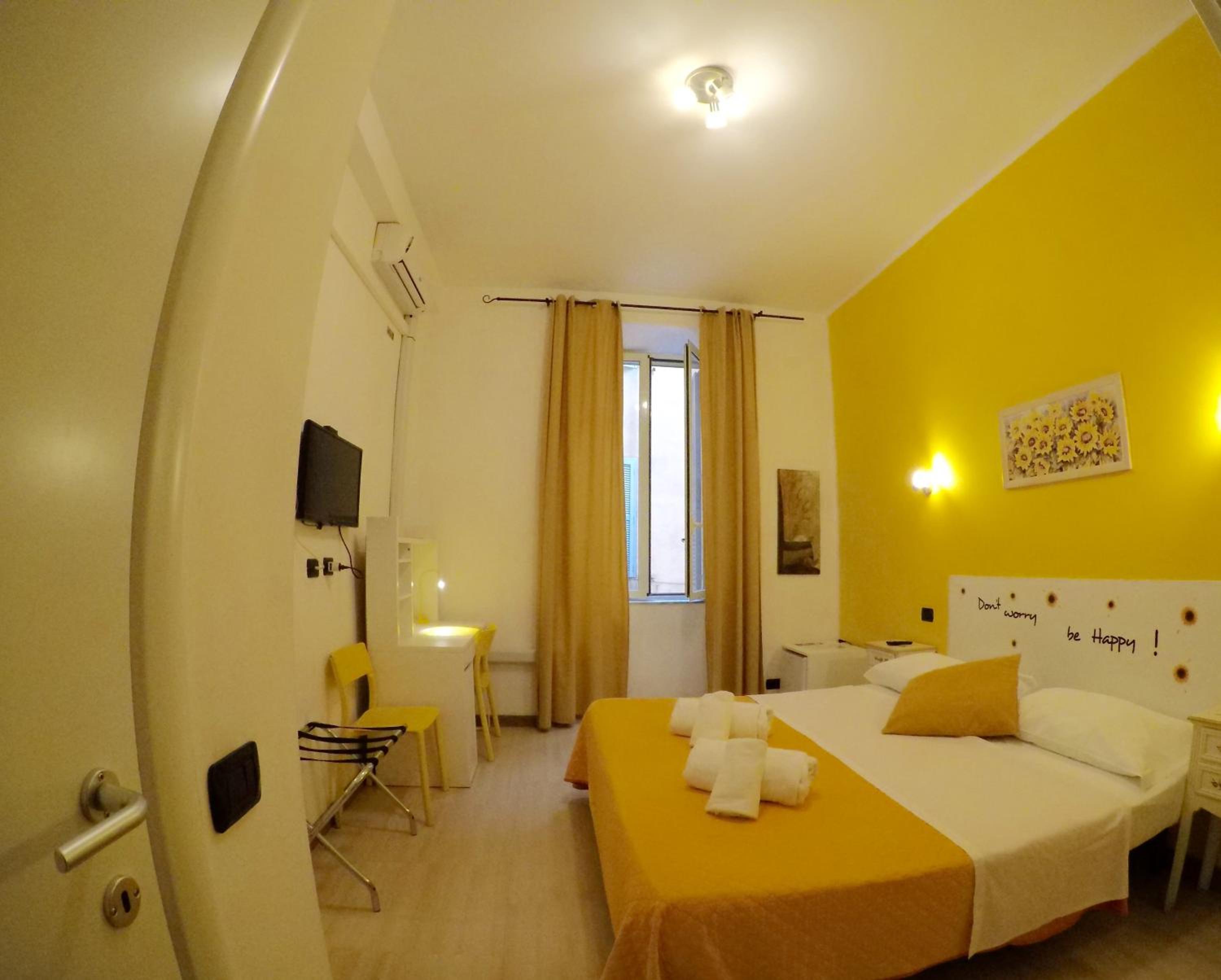Julius Caesar 183 en Rome — hotel room