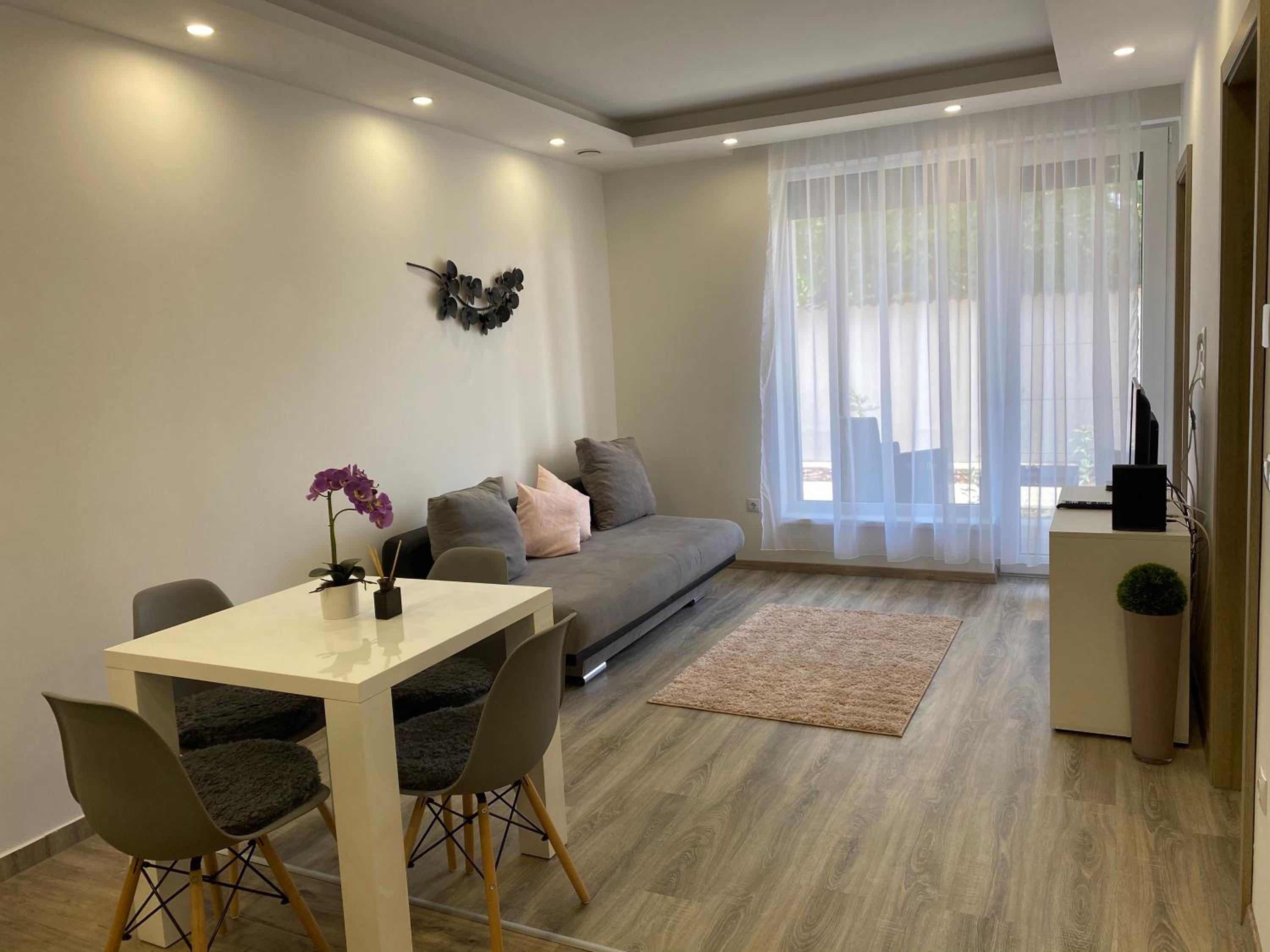 Oasis Apartman view 5