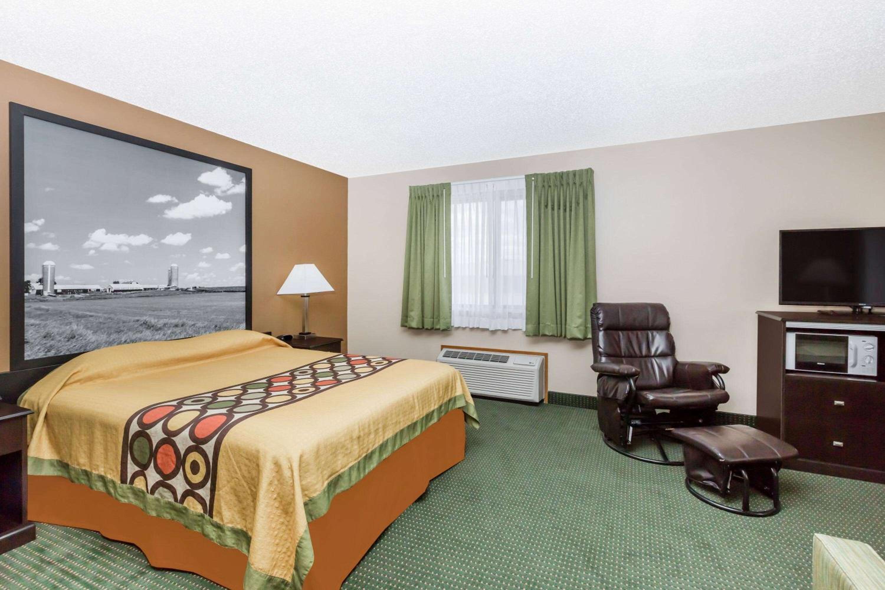 Super 8 by Wyndham Jefferson - Property Image 25