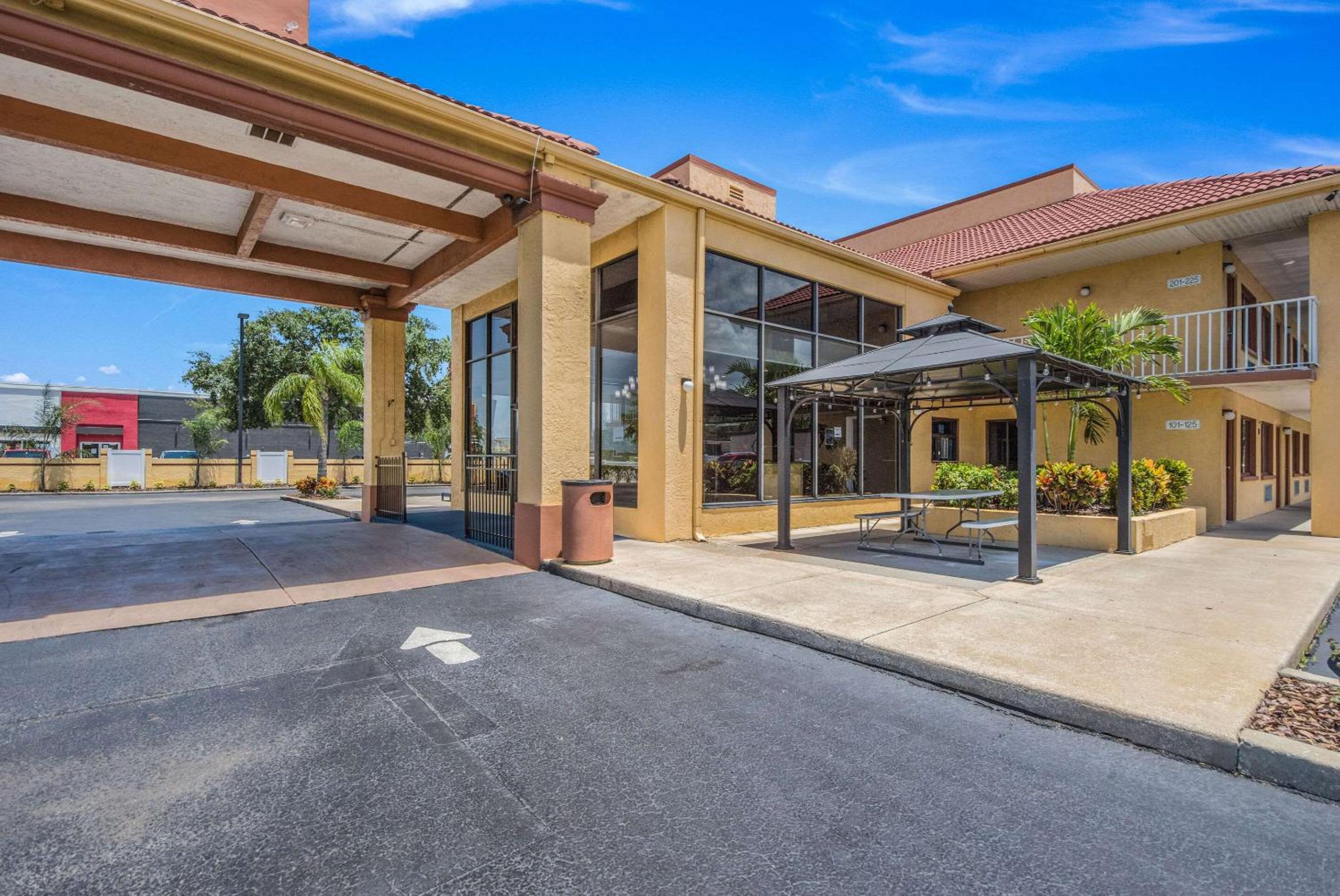 Rodeway Inn Port Richey North view 5