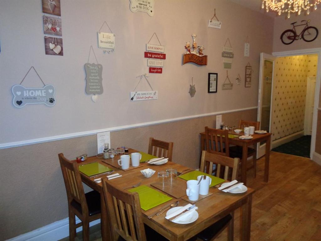 South Shields Vacations - Kingsmere Guest House - Property Image 3