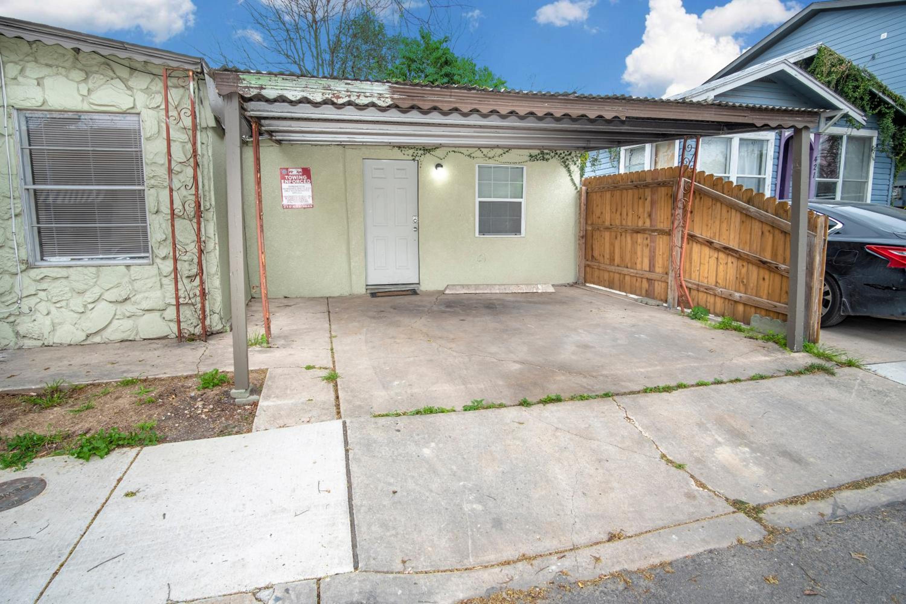 Virginia #A Cozy 2BA/1BA near Downtown Sleeps 8 view 2