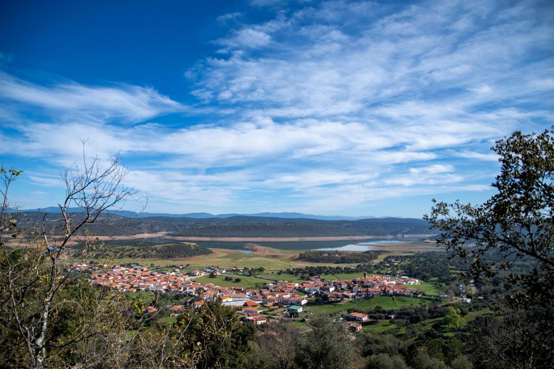 Apartamentos Rurales Helechosa, Las Tres Peñas view 4