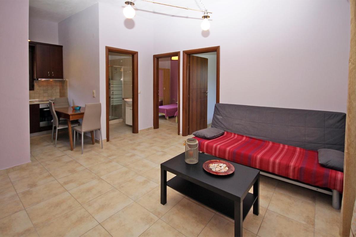 Adonis Family Forest House photo 3