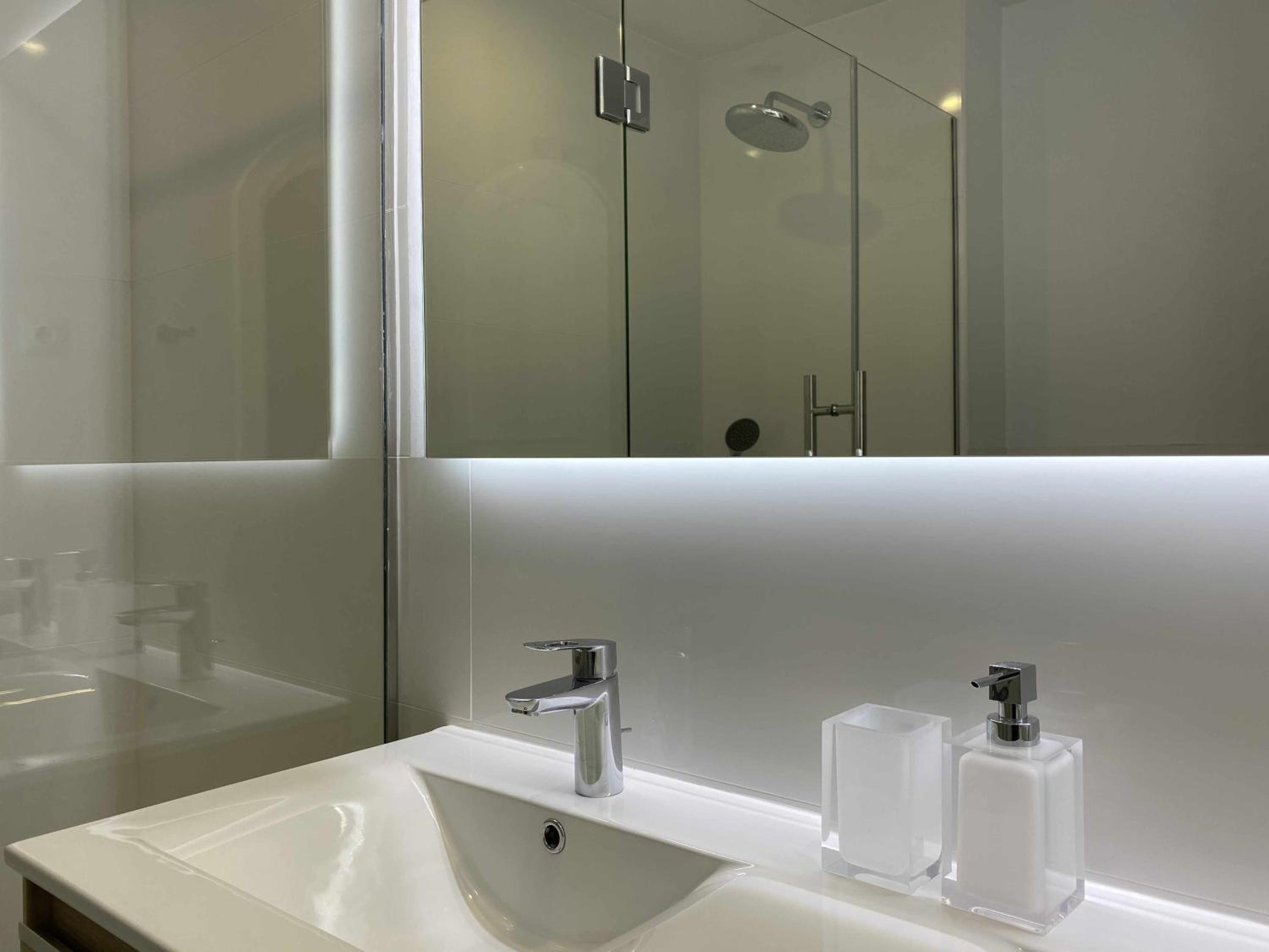 Luxury Apartm Brand newSwimming PoolGolf Beach